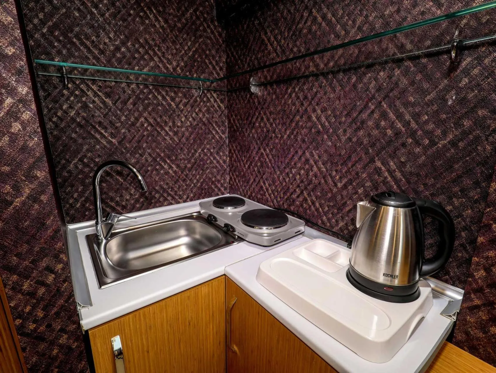 Coffee/tea facilities in Grand Elmira Suites