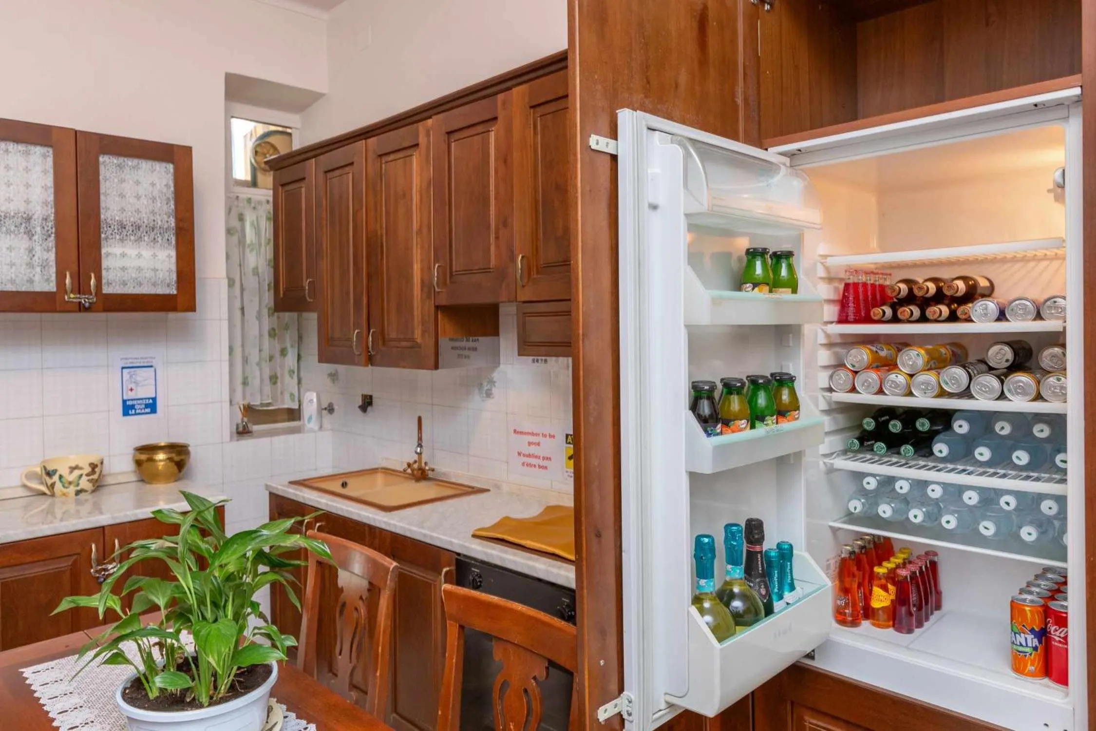 Food and drinks in Grotta di Rita