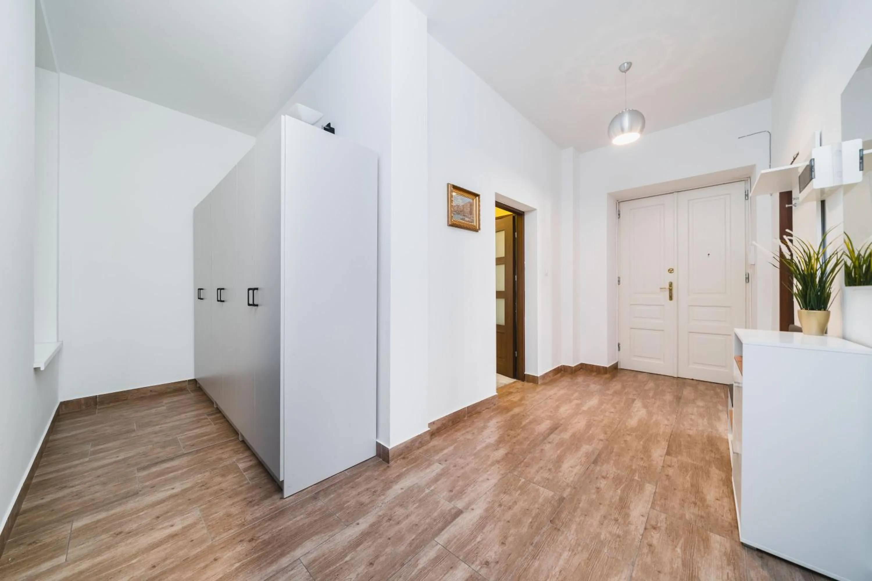 wardrobe in Barbakan Residence Old Town