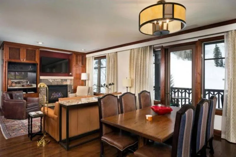 Aspen Ritz-Carlton 3 Bedroom Ski In, Ski Out Residence Includes Slopeside Heated Pools And Hot Tubs