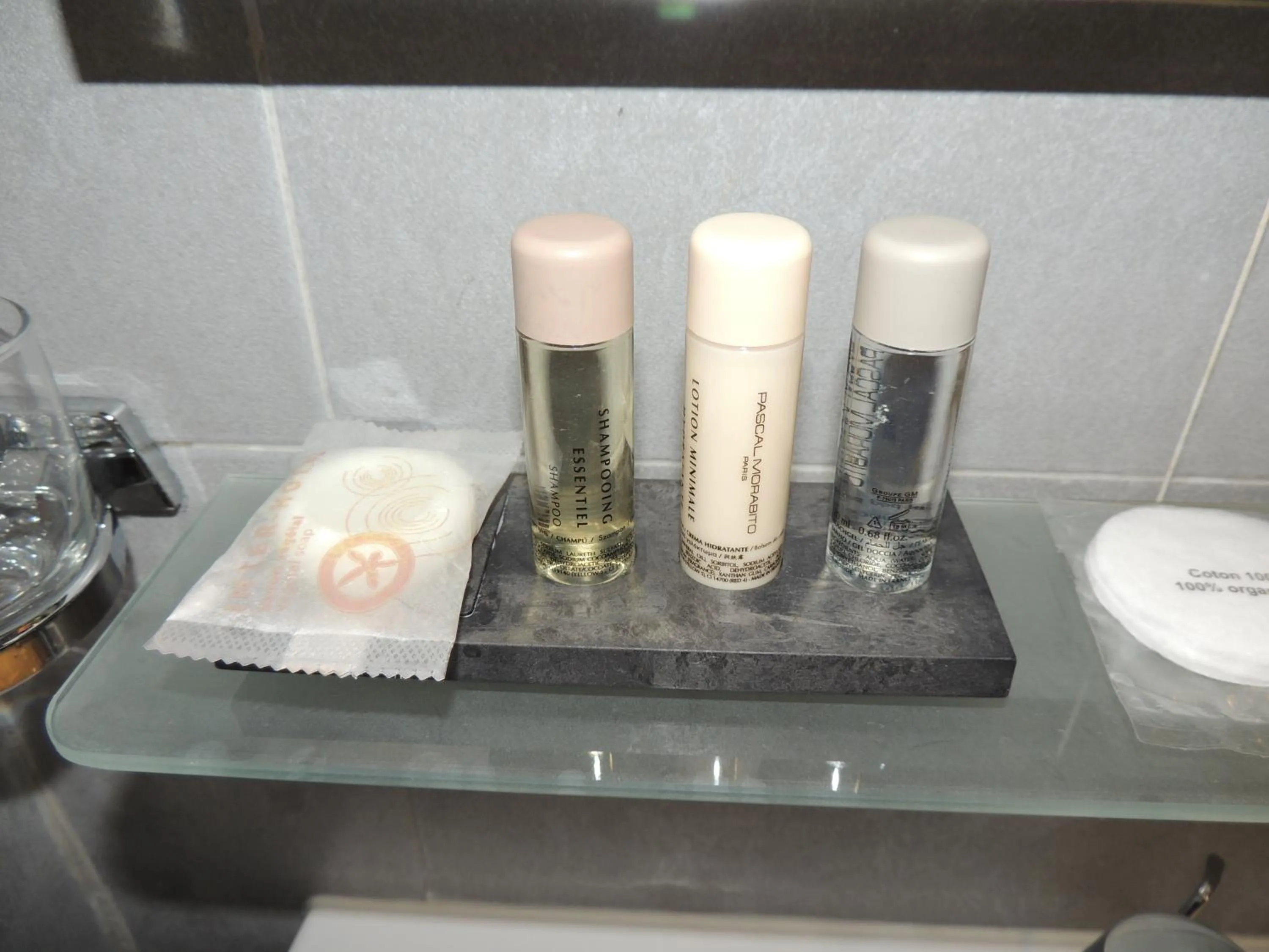 Bathroom in Hôtel Eden Opéra