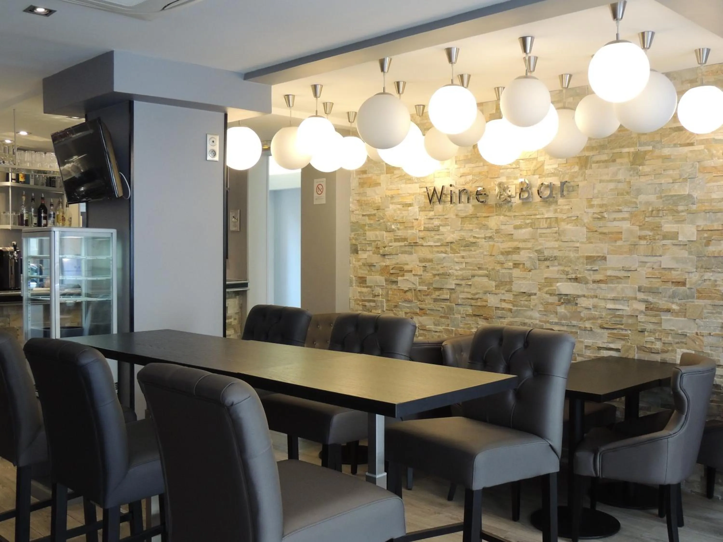 Restaurant/places to eat in Hôtel Eden Opéra