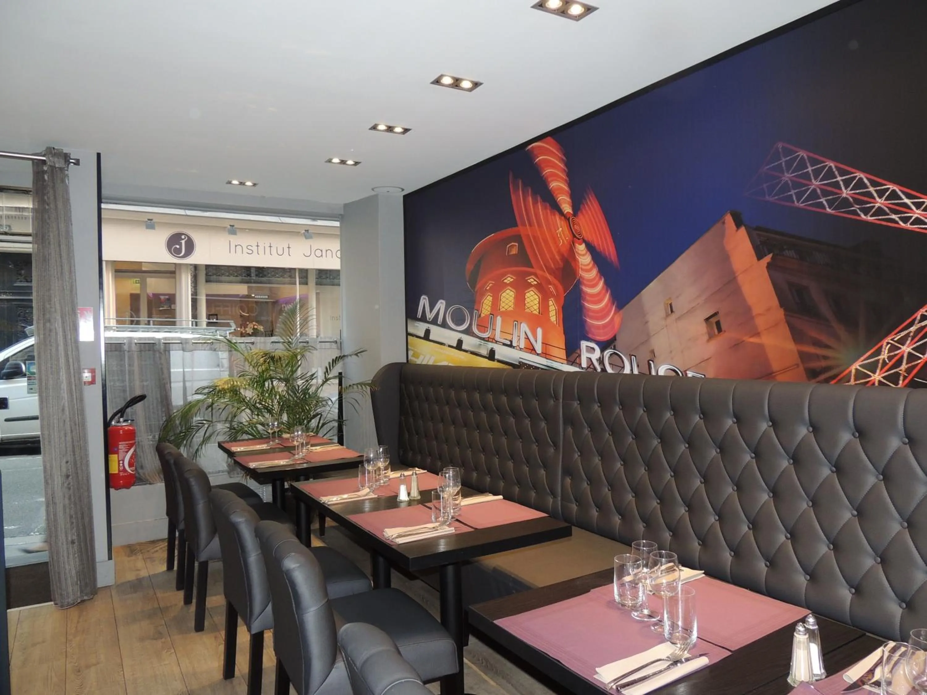 Restaurant/places to eat in Hôtel Eden Opéra