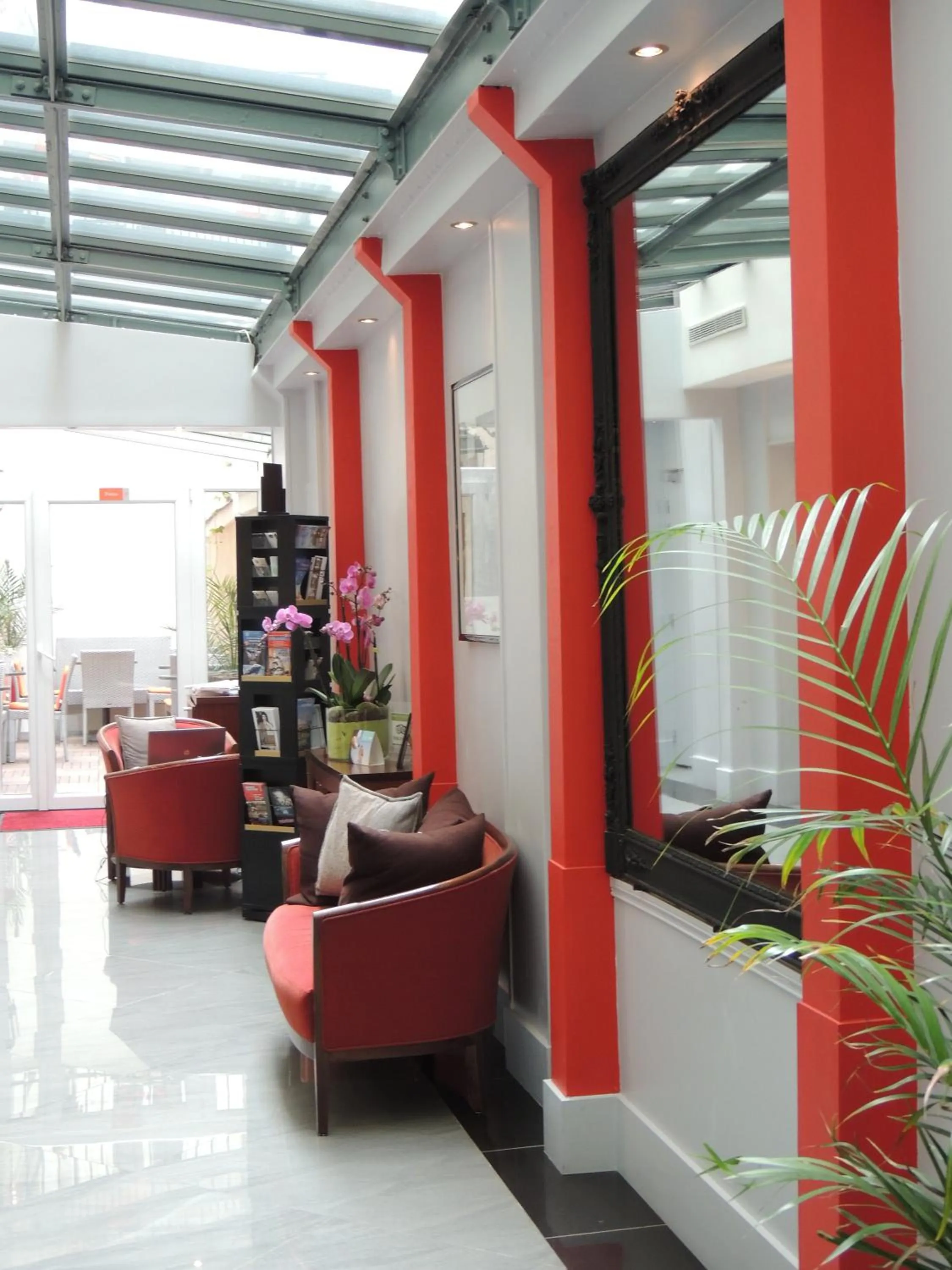 Lobby or reception in Hôtel Eden Opéra