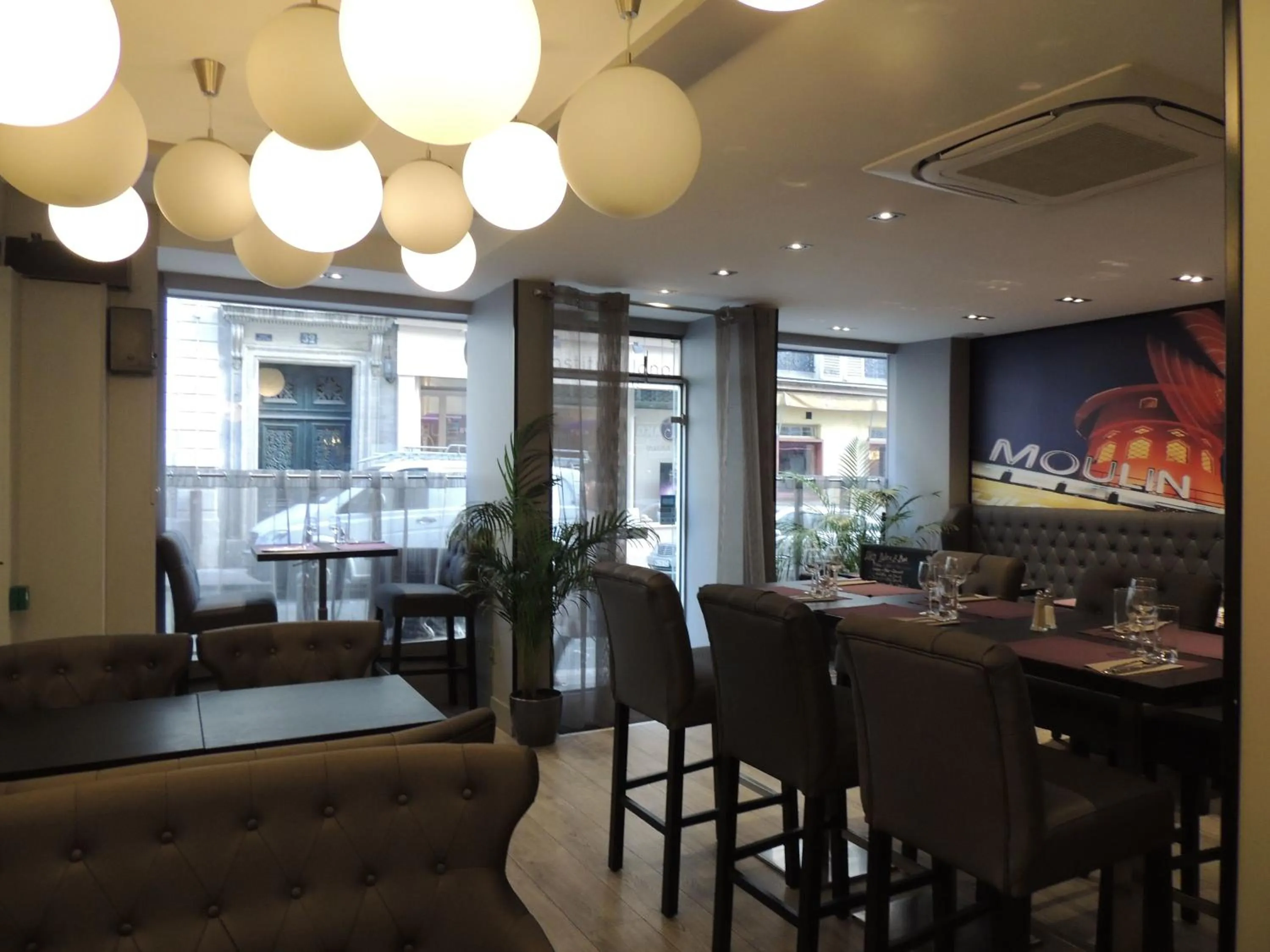 Restaurant/places to eat in Hôtel Eden Opéra