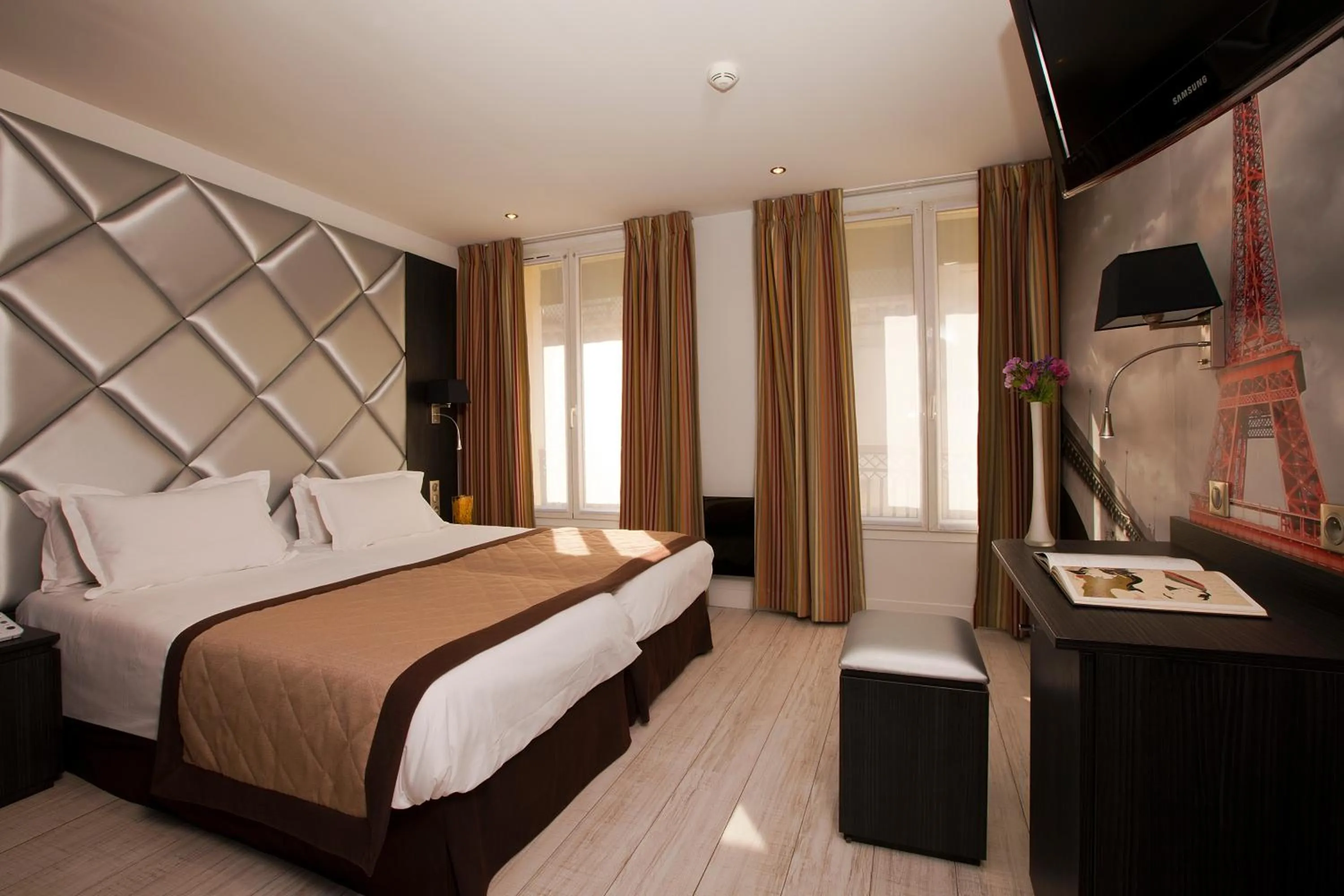 Bed in Hôtel Eden Opéra