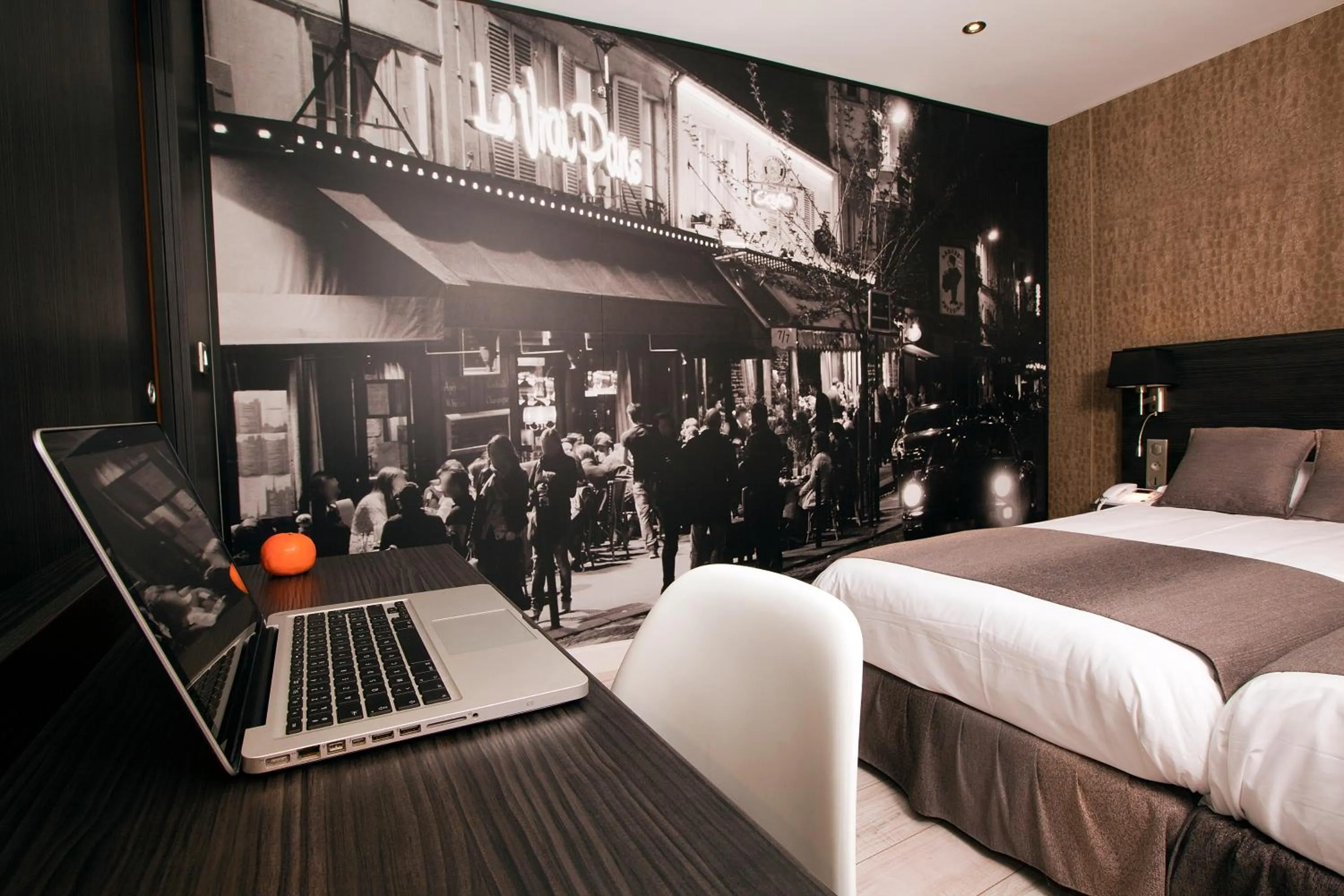 Bed in Hôtel Eden Opéra