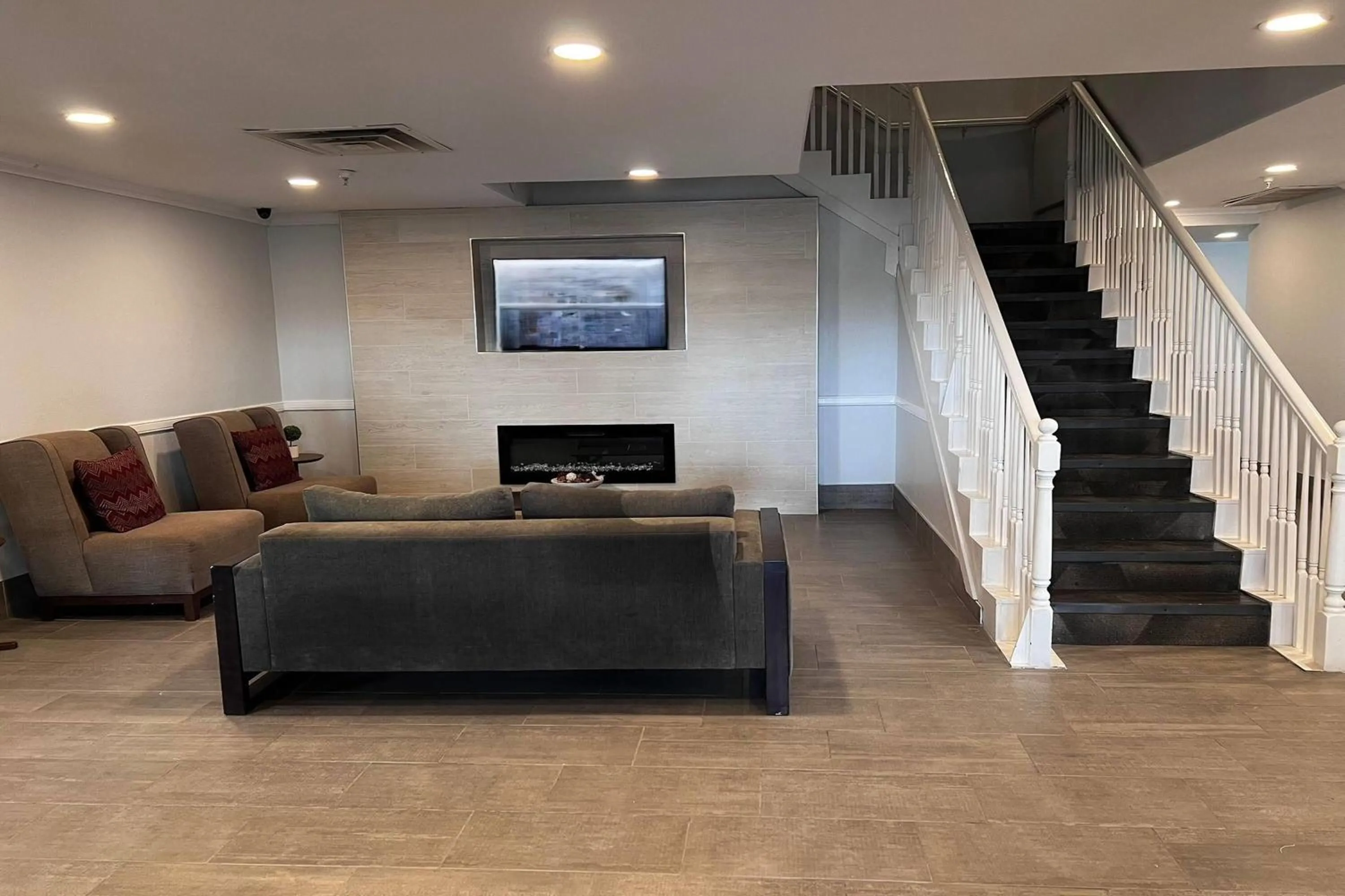 Lobby or reception in Hawthorn Extended Stay by Wyndham Hobbs