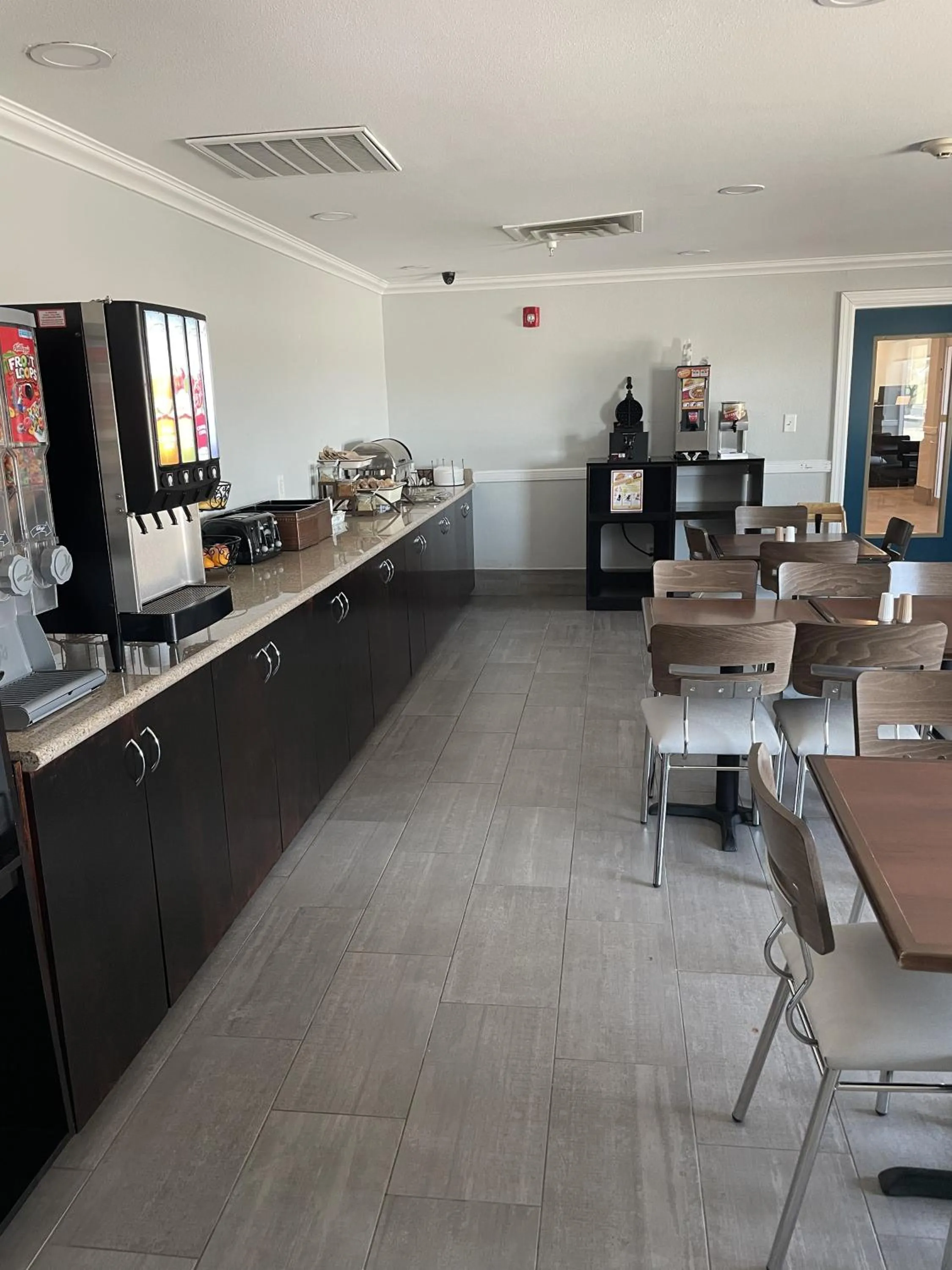 Breakfast in Motel 6 Hobbs, NM - Event Center