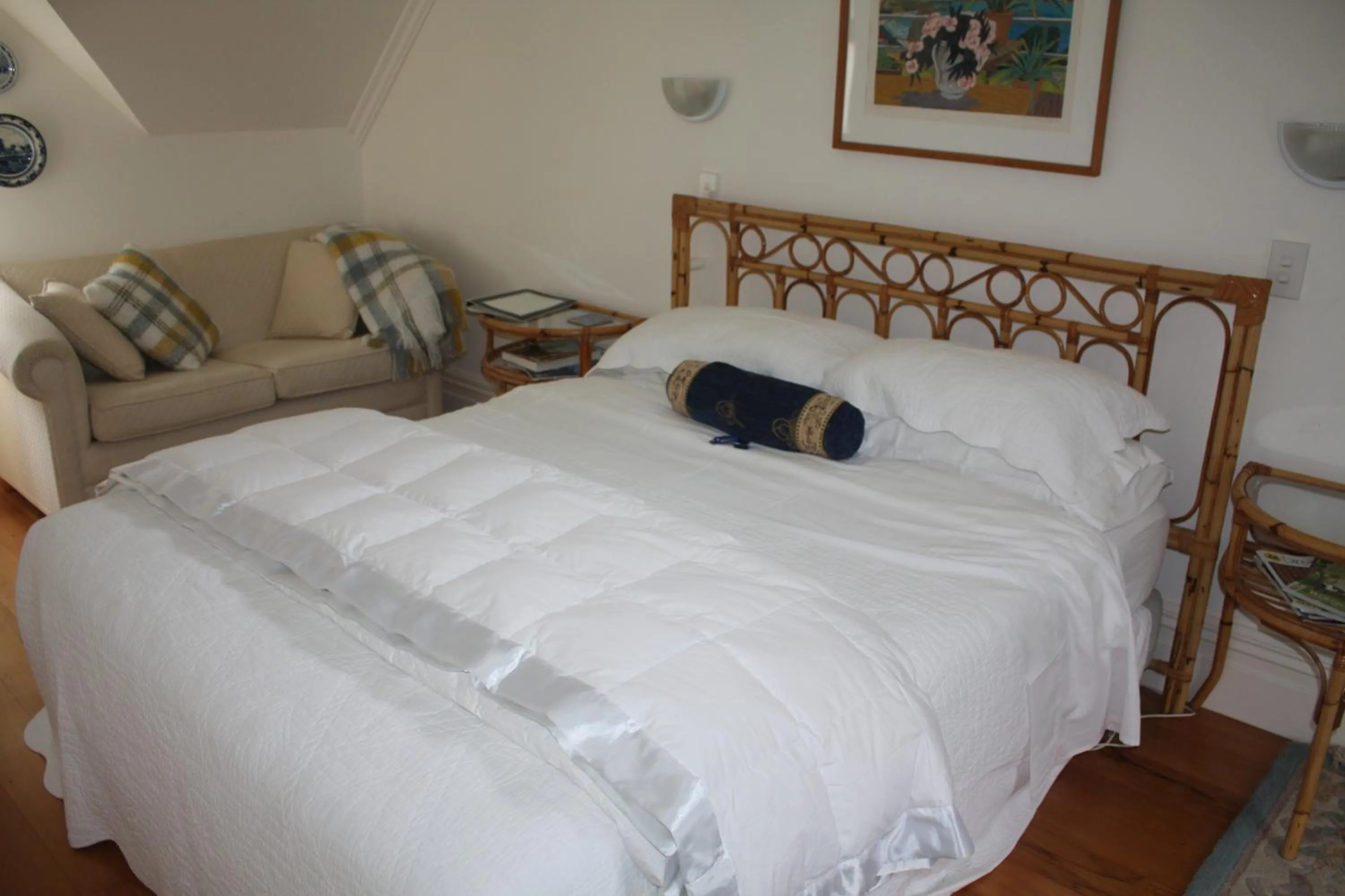 Seating area, Bed in Paheke Boutique Lodge