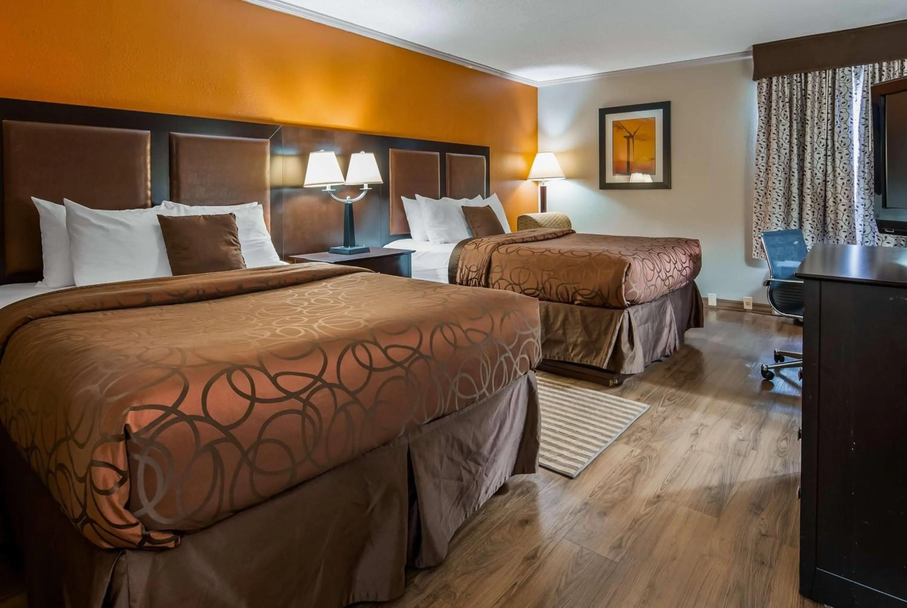 Photo of the whole room, Bed in Baymont by Wyndham Lubbock