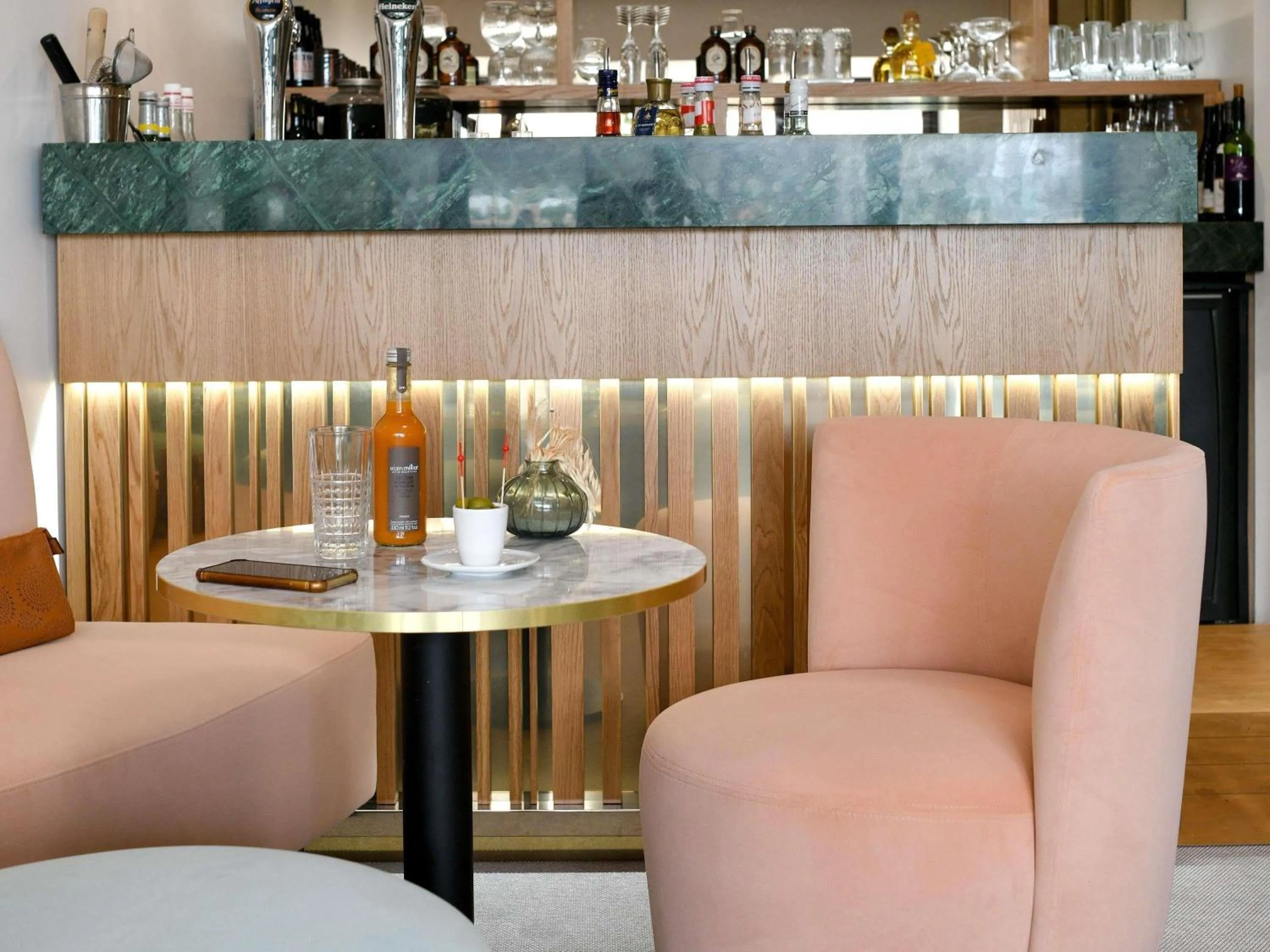 Lounge or bar in Pullman La Pléiade Montpellier Centre