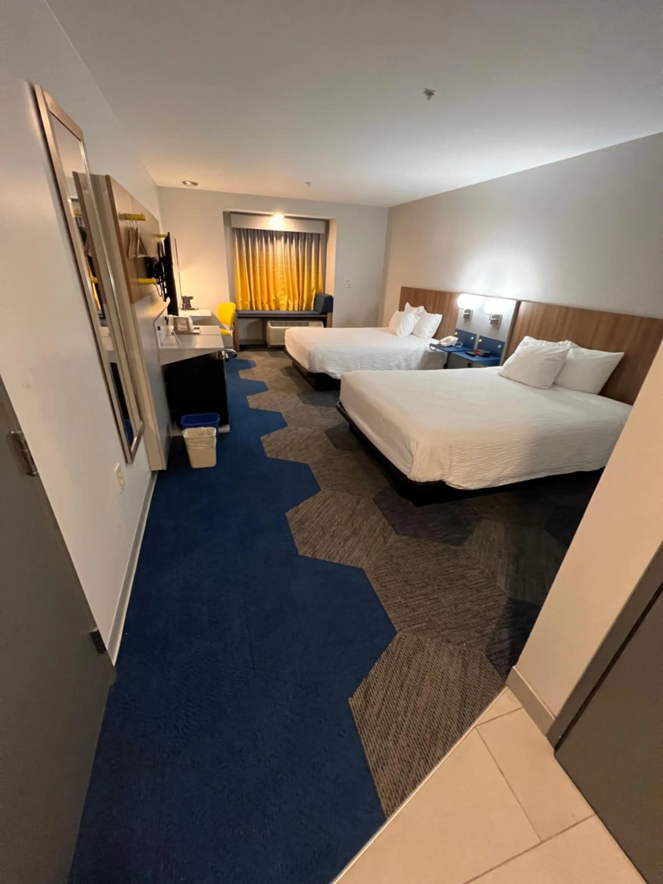 Photo of the whole room, Bed in Microtel Inn & Suites by Wyndham Charlotte/Northlake
