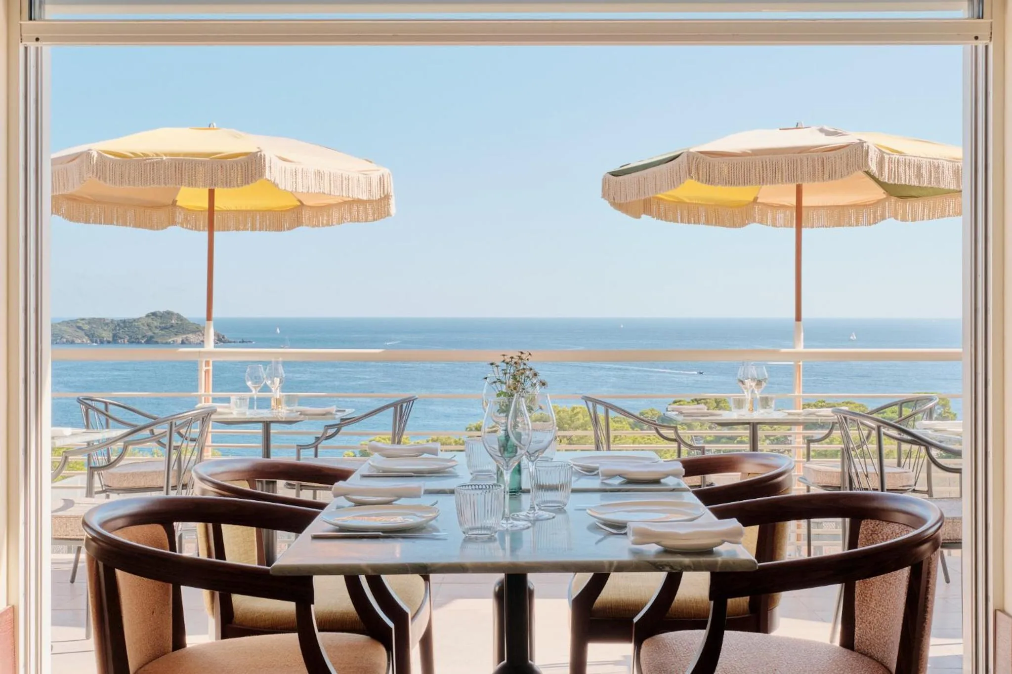 Restaurant/places to eat in Hôtel Le Provençal - Rénové en 2025 - Bord de Mer