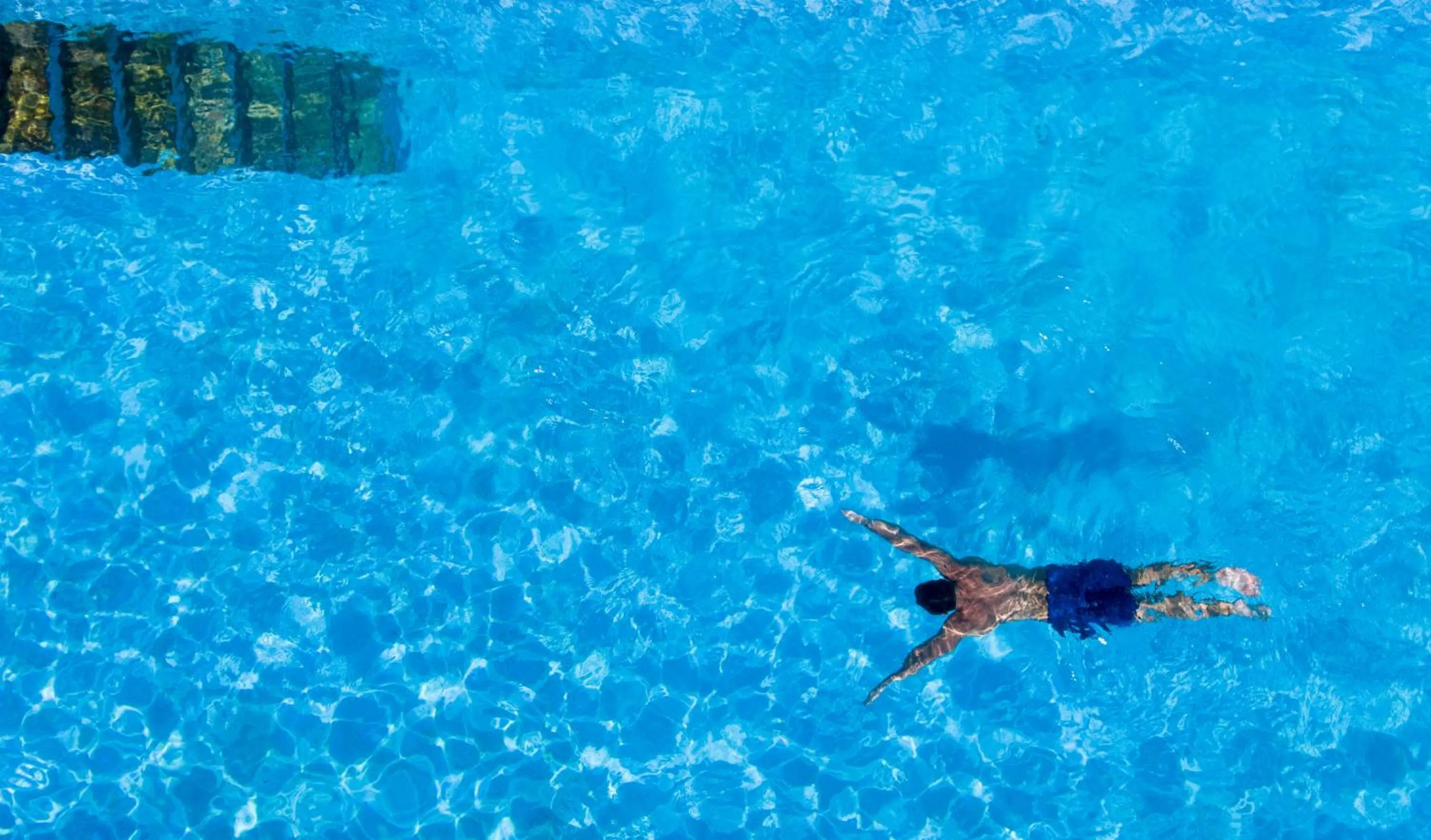 Swimming pool in Hôtel Le Provençal - Rénové en 2025 - Bord de Mer