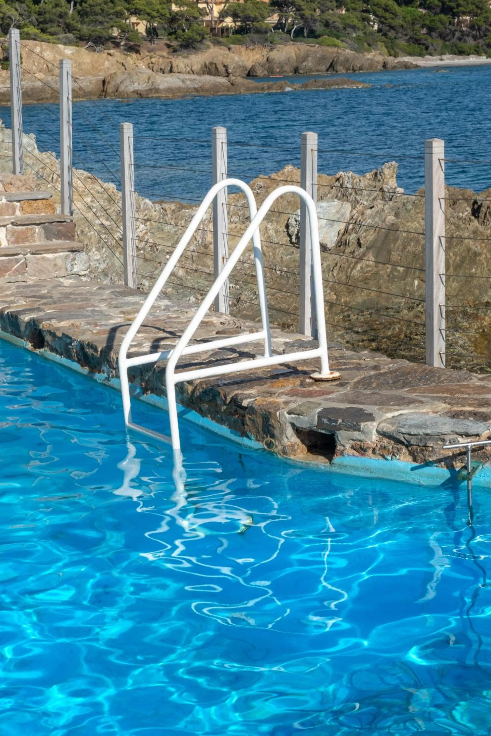 Pool view in Hôtel Le Provençal - Rénové en 2025 - Bord de Mer