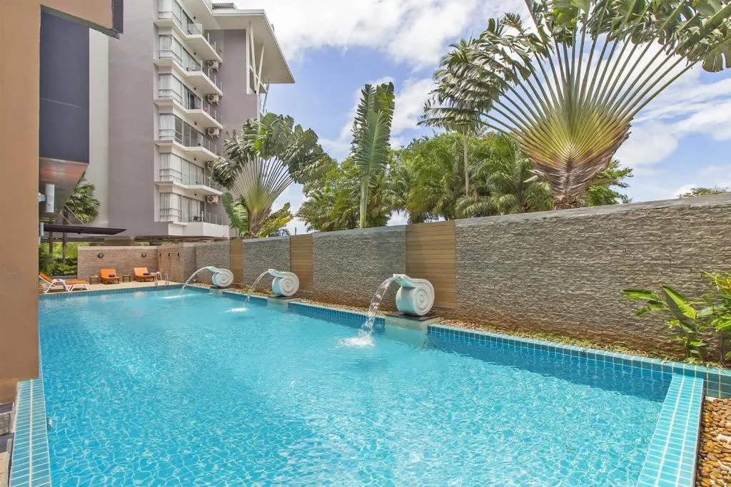 Swimming pool in Chic Condo by RESAVA