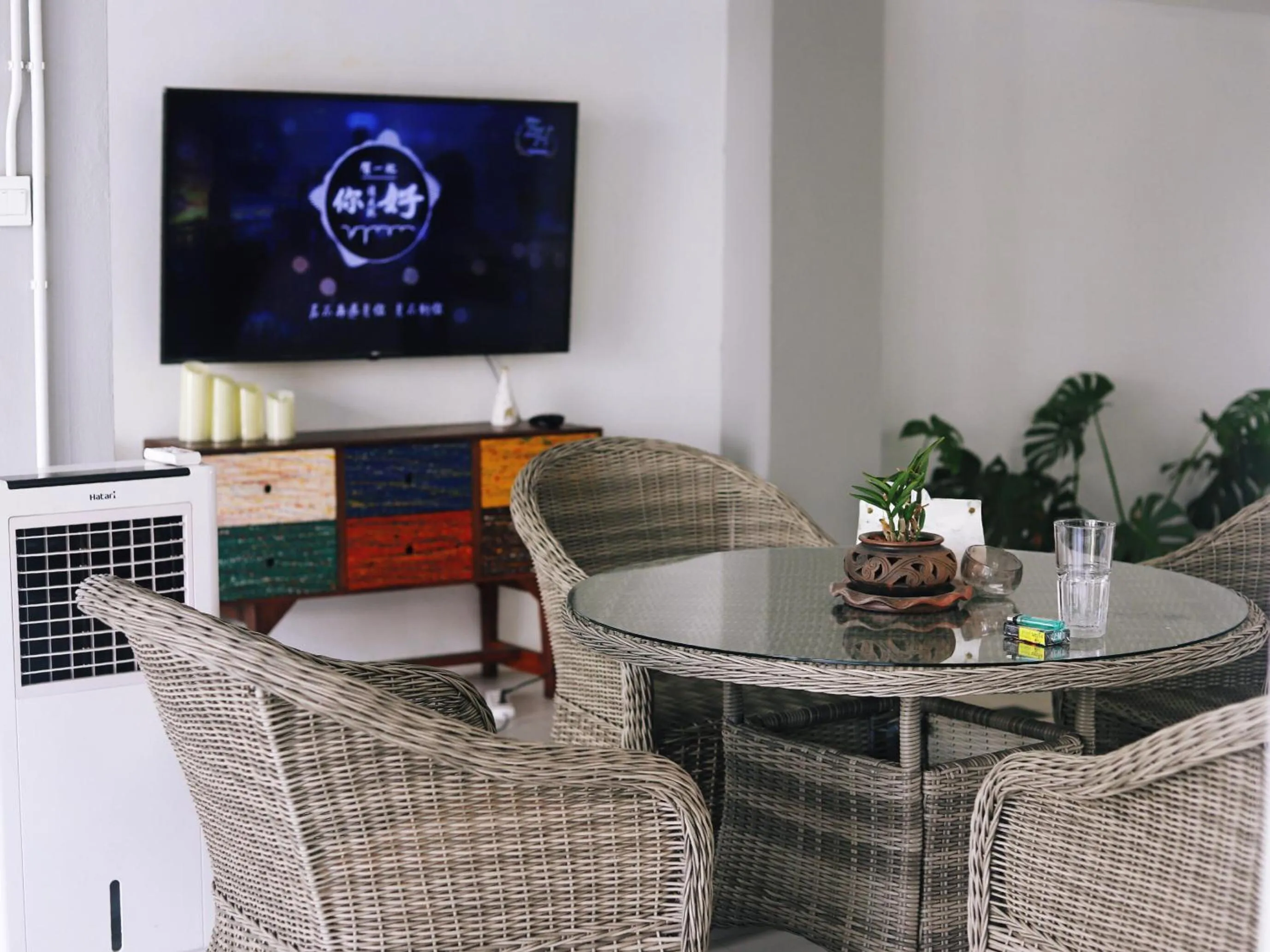 Communal lounge/ TV room in Chiangmai Inn Guesthouse