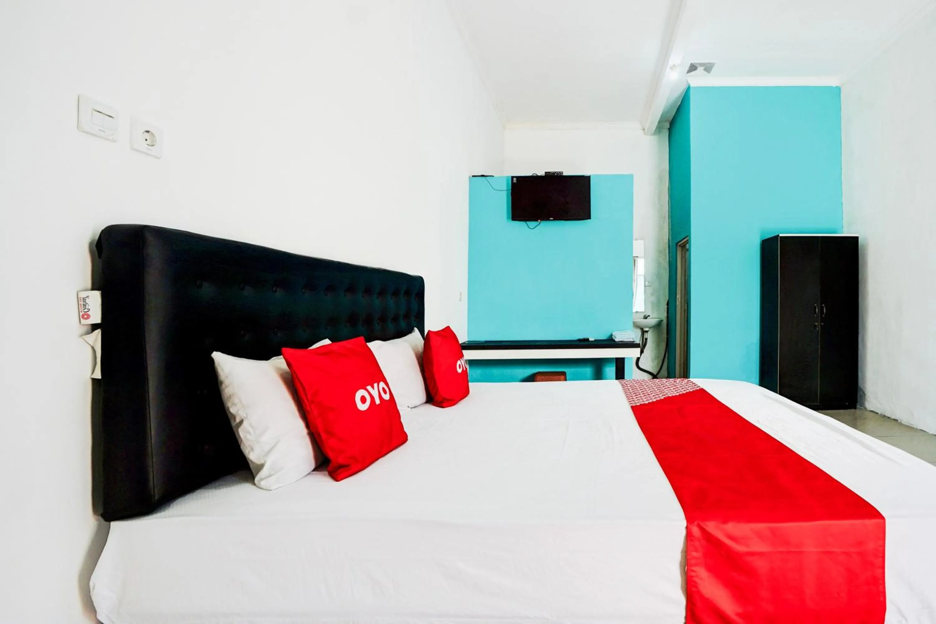 Bedroom, Bed in Hotel O Mojoanyar Near Terminal Bis Mojokerto