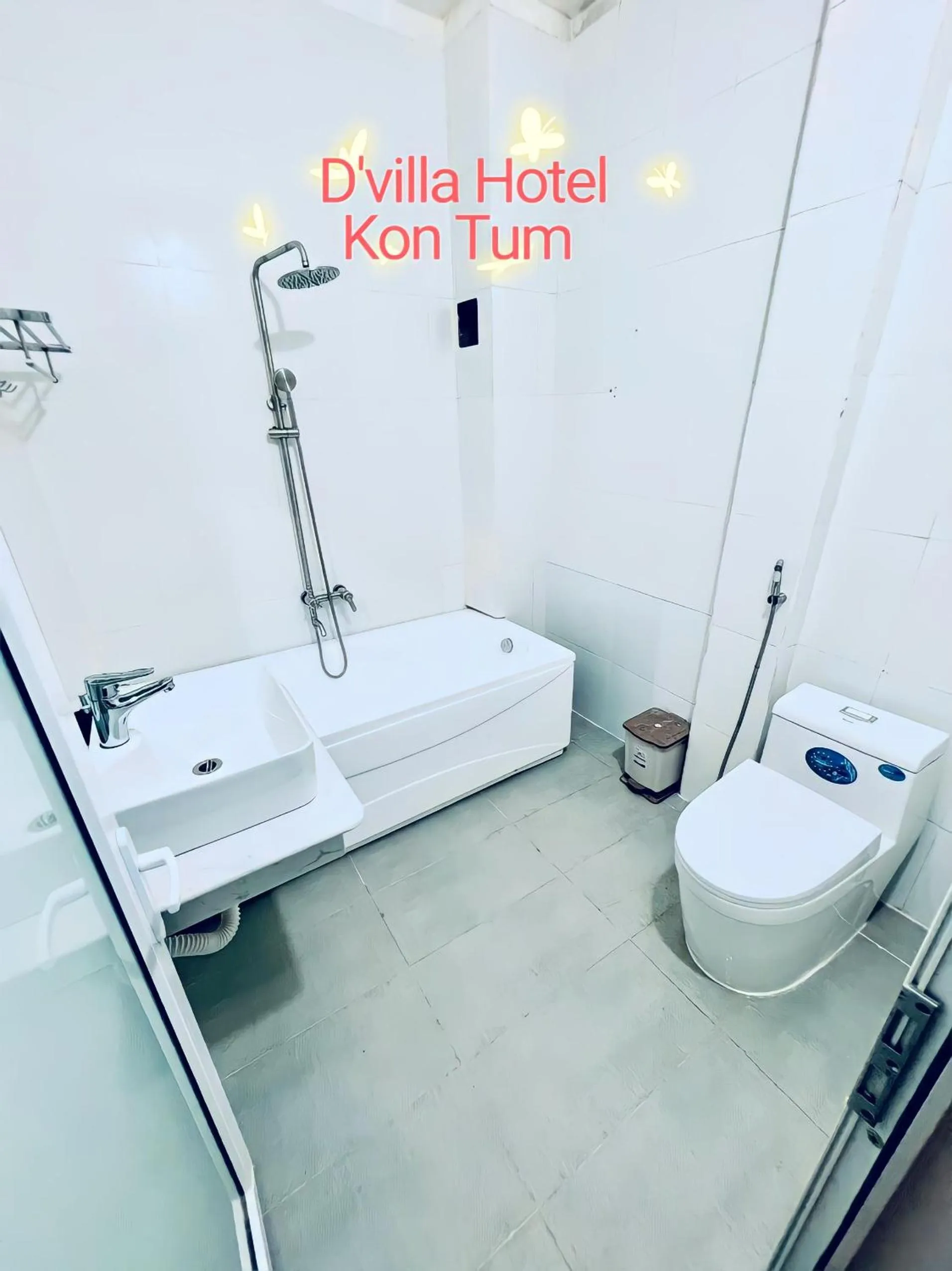 Toilet in D'Villa Hotel - Homestay