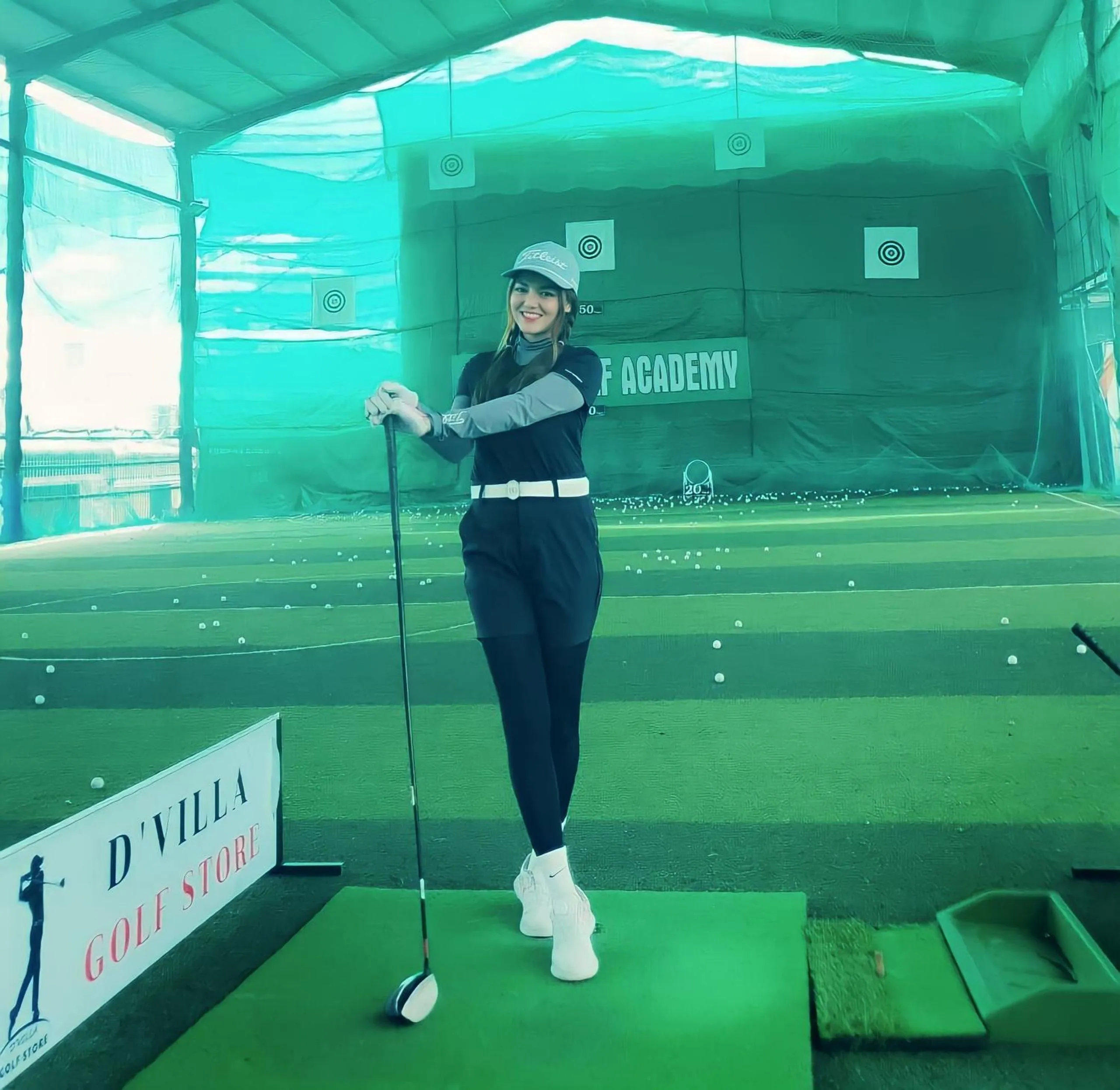 Golfcourse in D'Villa Hotel - Homestay