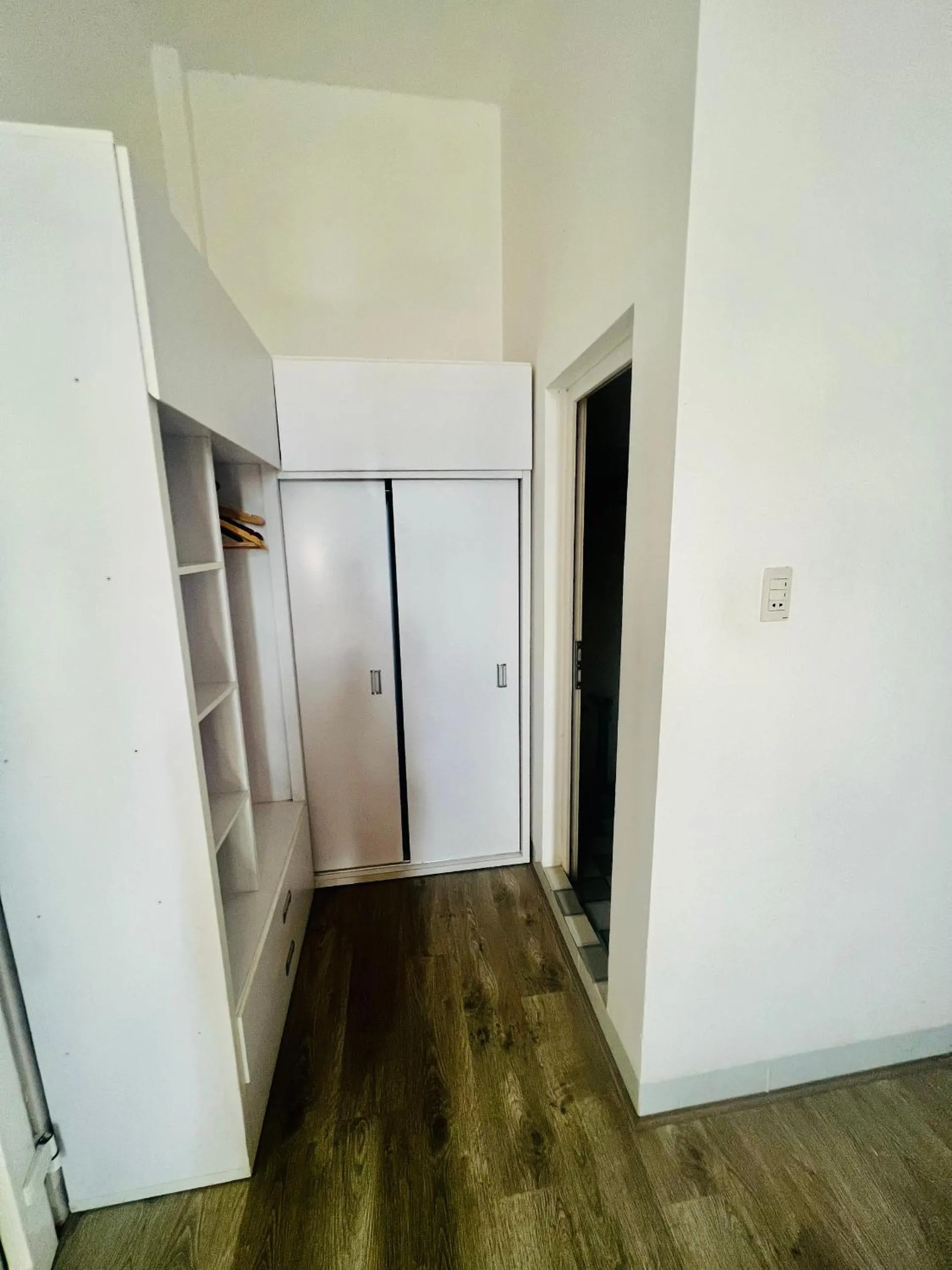 wardrobe in D'Villa Hotel - Homestay