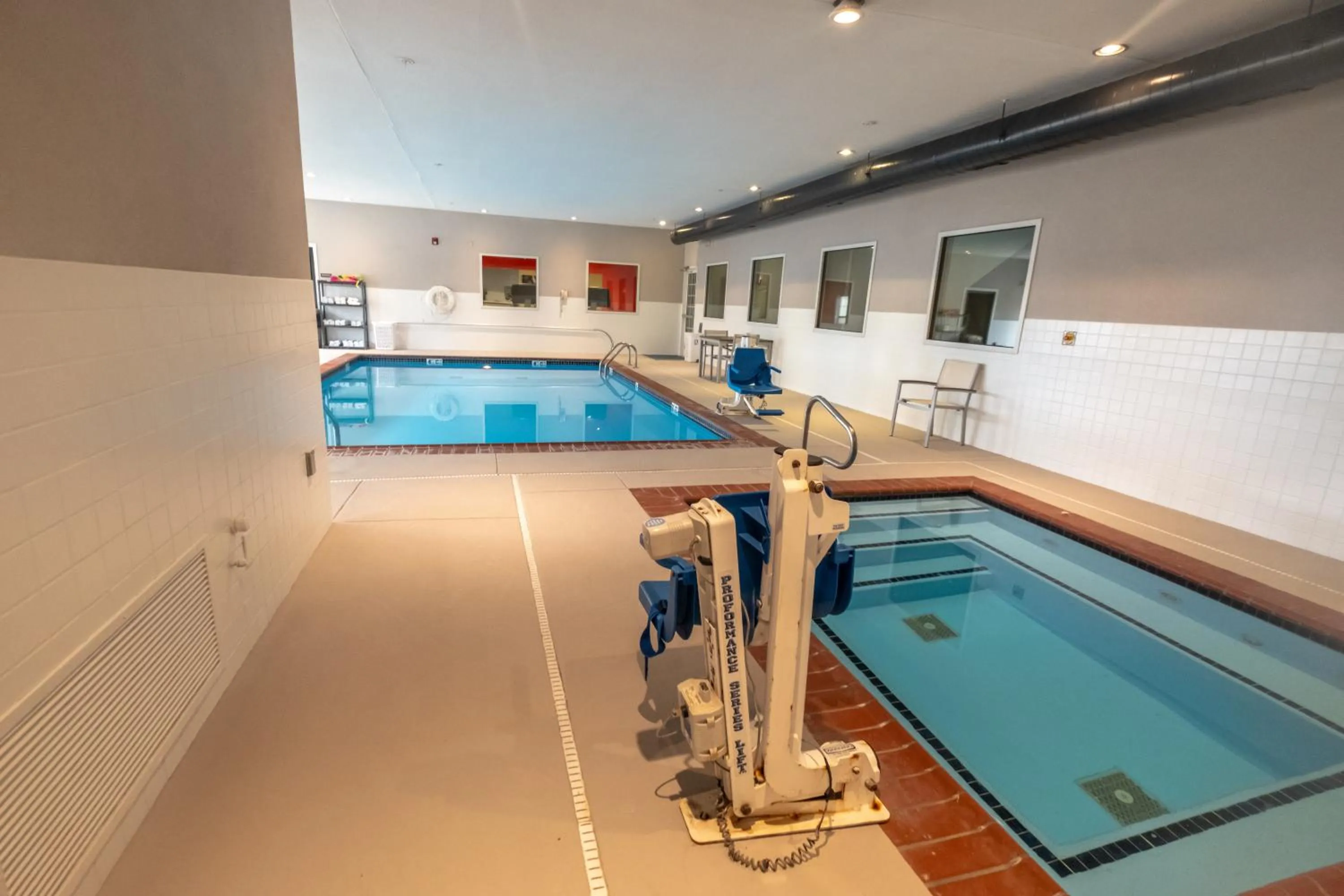 Swimming pool in Country Inn & Suites by Radisson, Effingham, IL