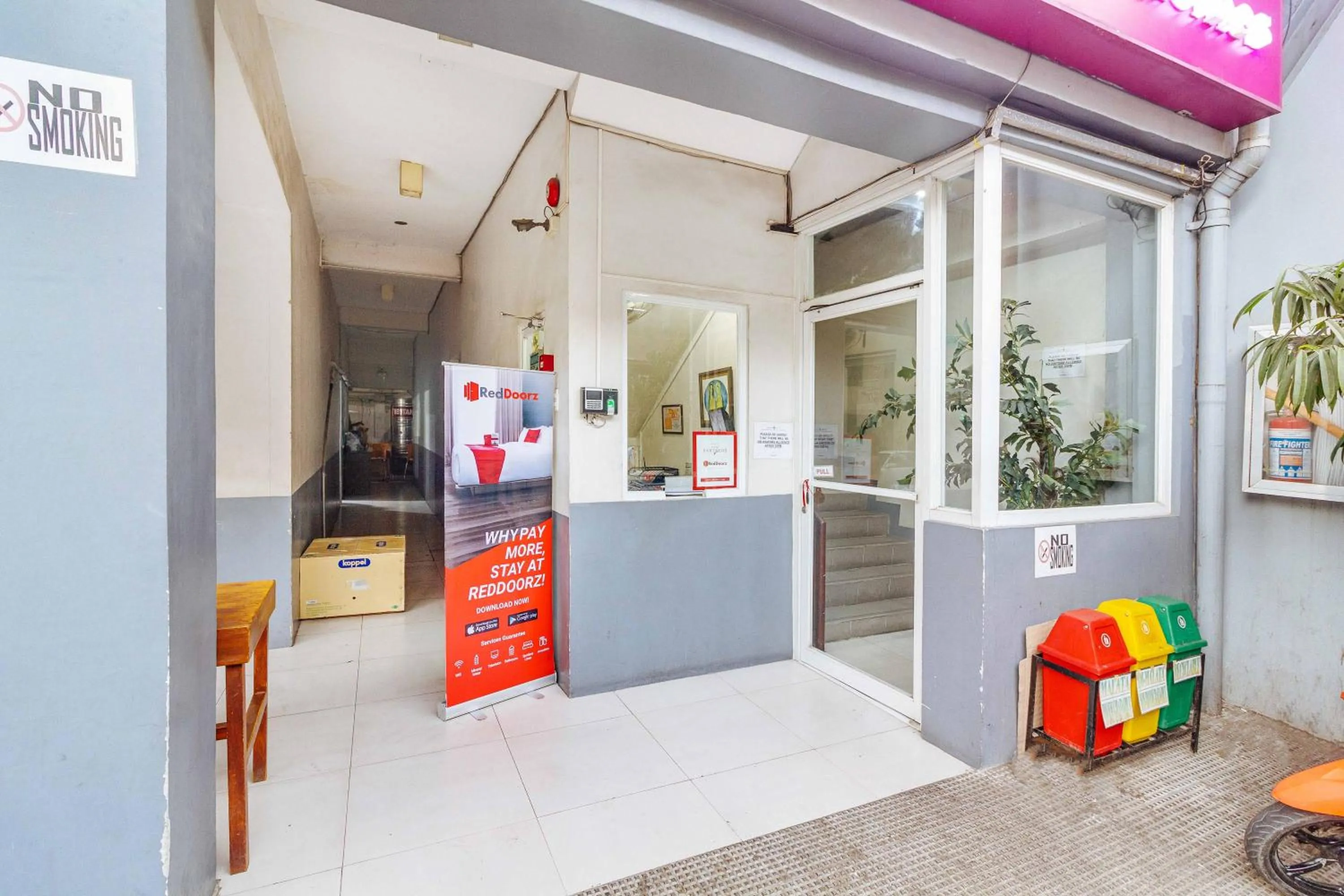 Property building in RedDoorz near Cebu Metropolitan Cathedral