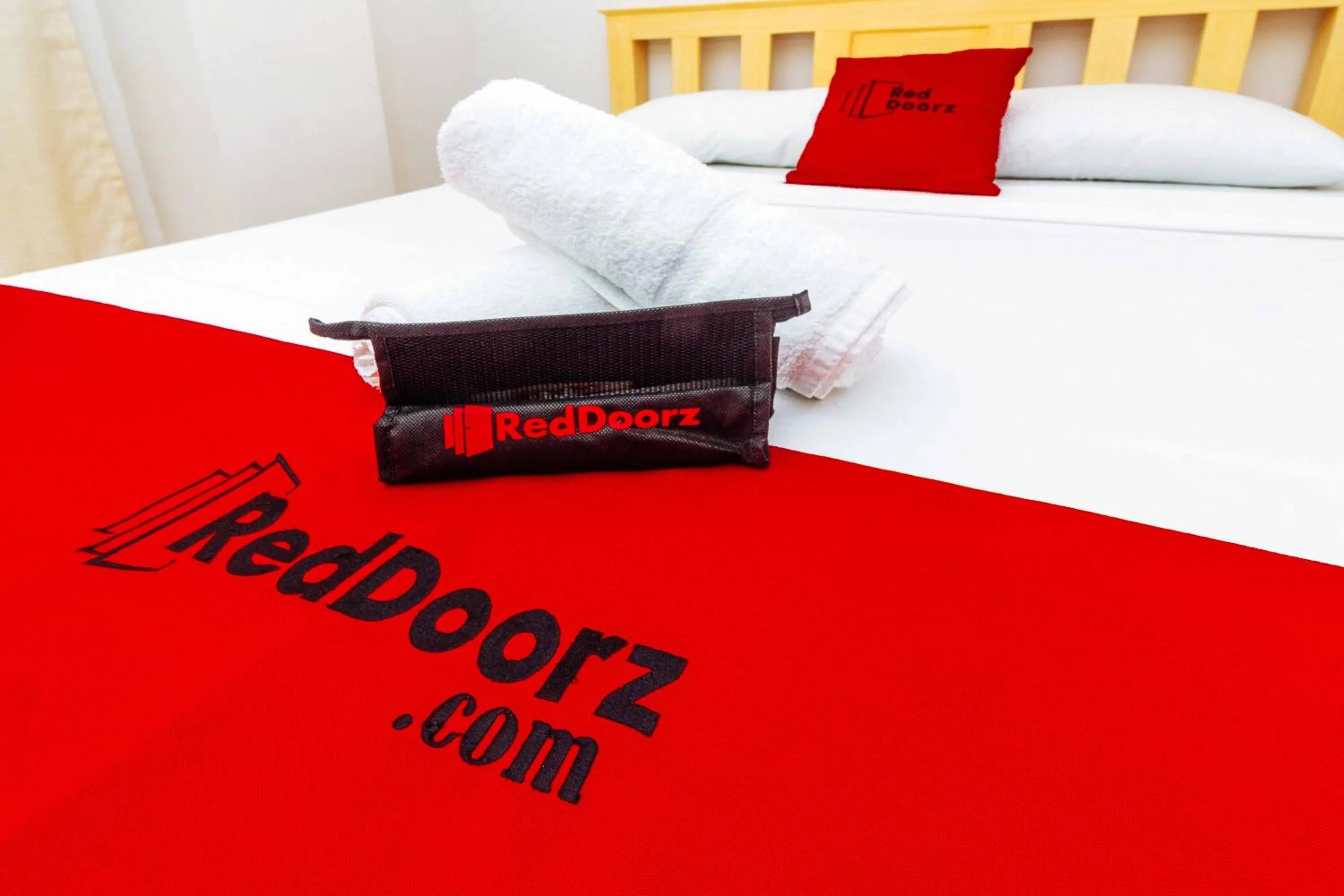 Bed in RedDoorz near Cebu Metropolitan Cathedral