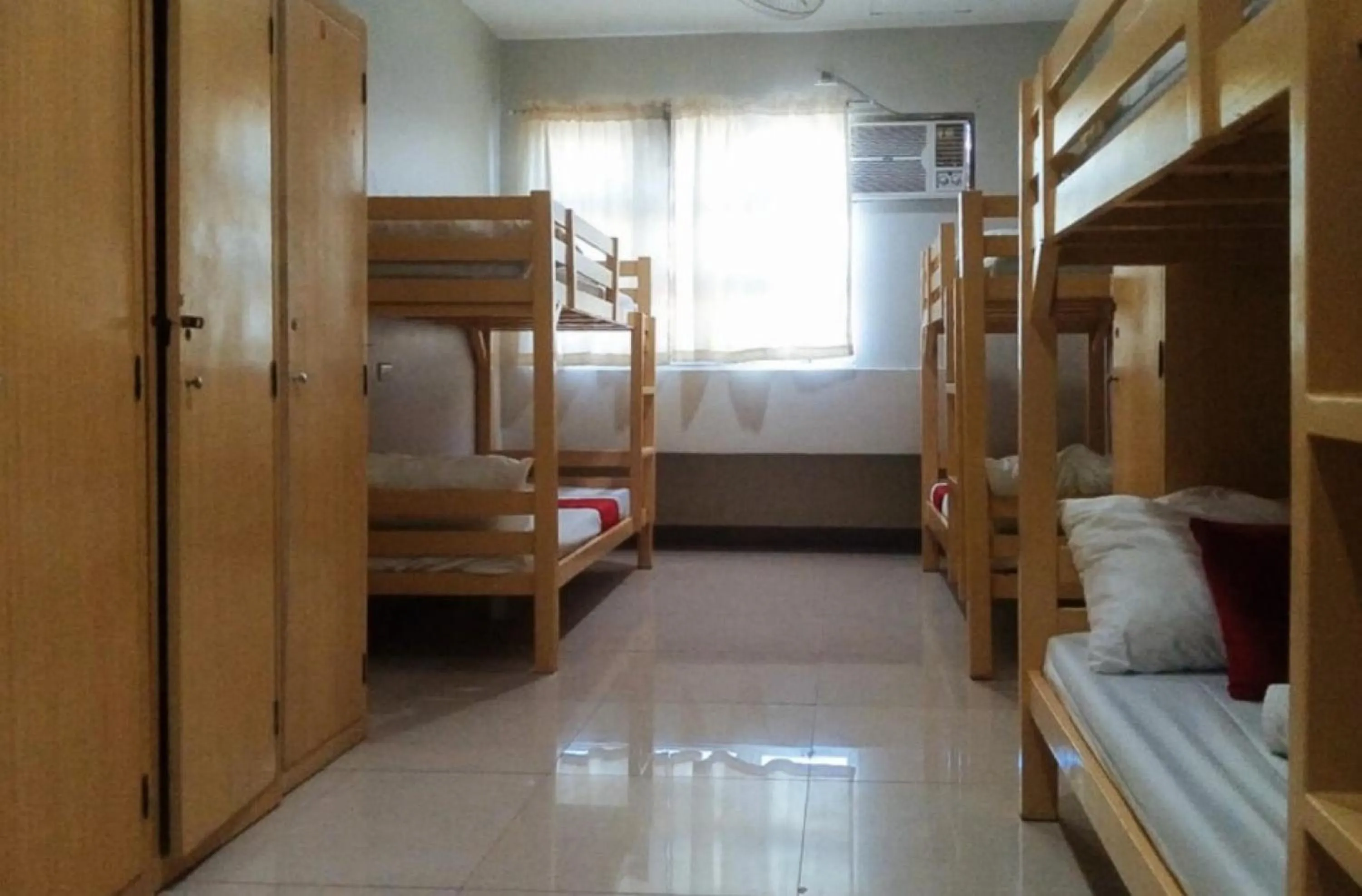 Photo of the whole room in RedDoorz near Cebu Metropolitan Cathedral