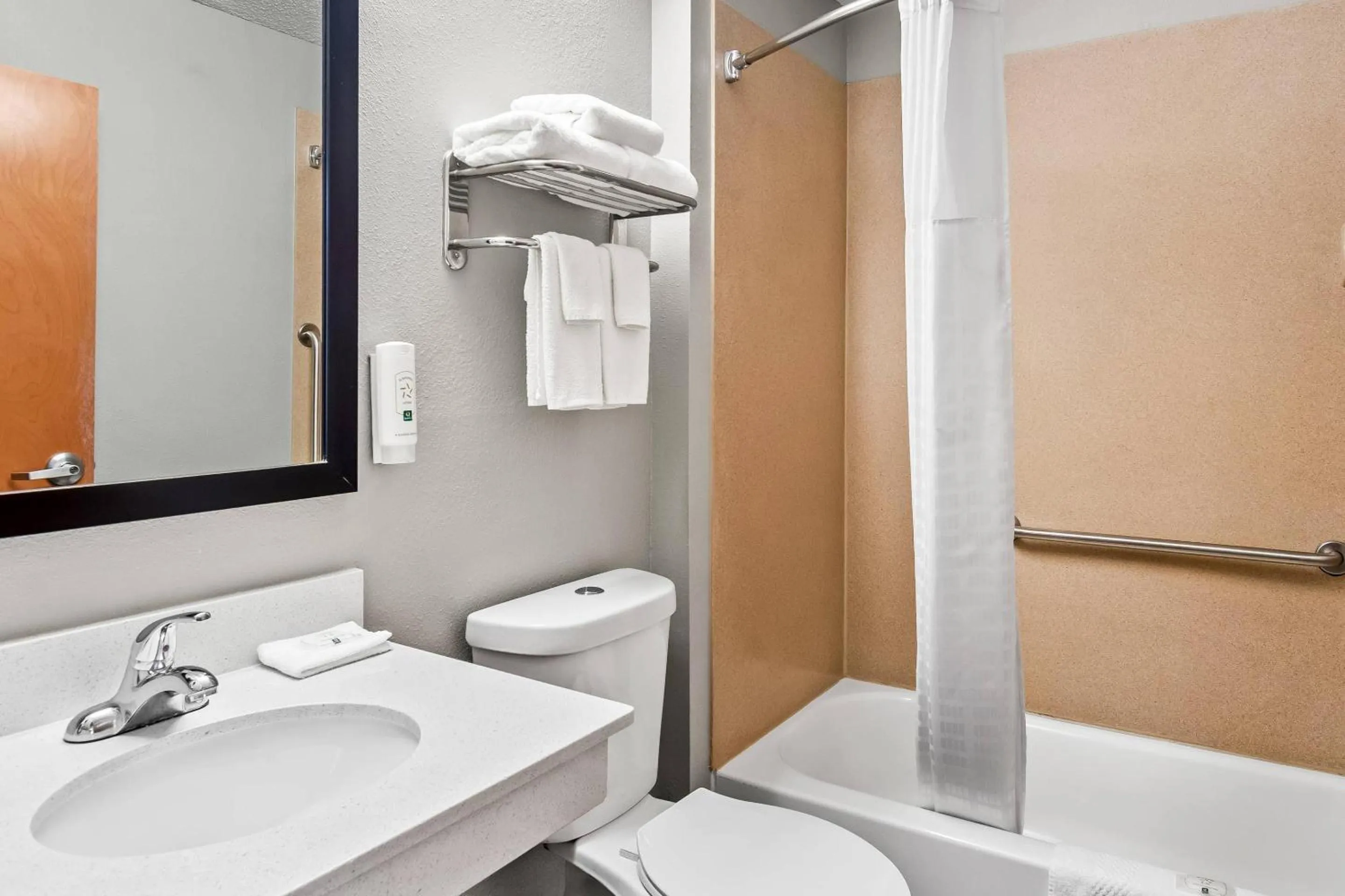 Bedroom in Quality Inn & Suites I-81 Exit 7