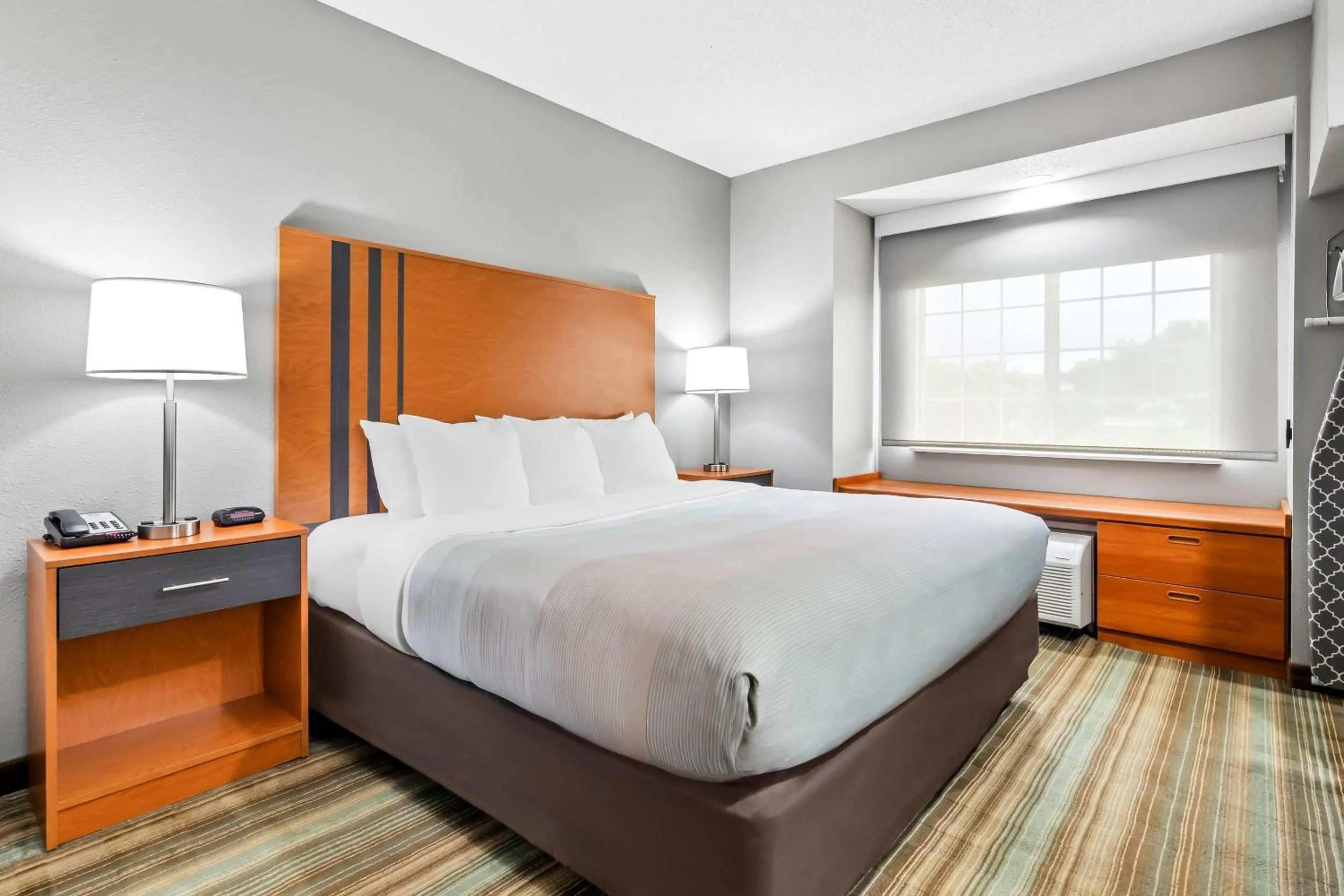 Bedroom, Bed in Quality Inn & Suites I-81 Exit 7