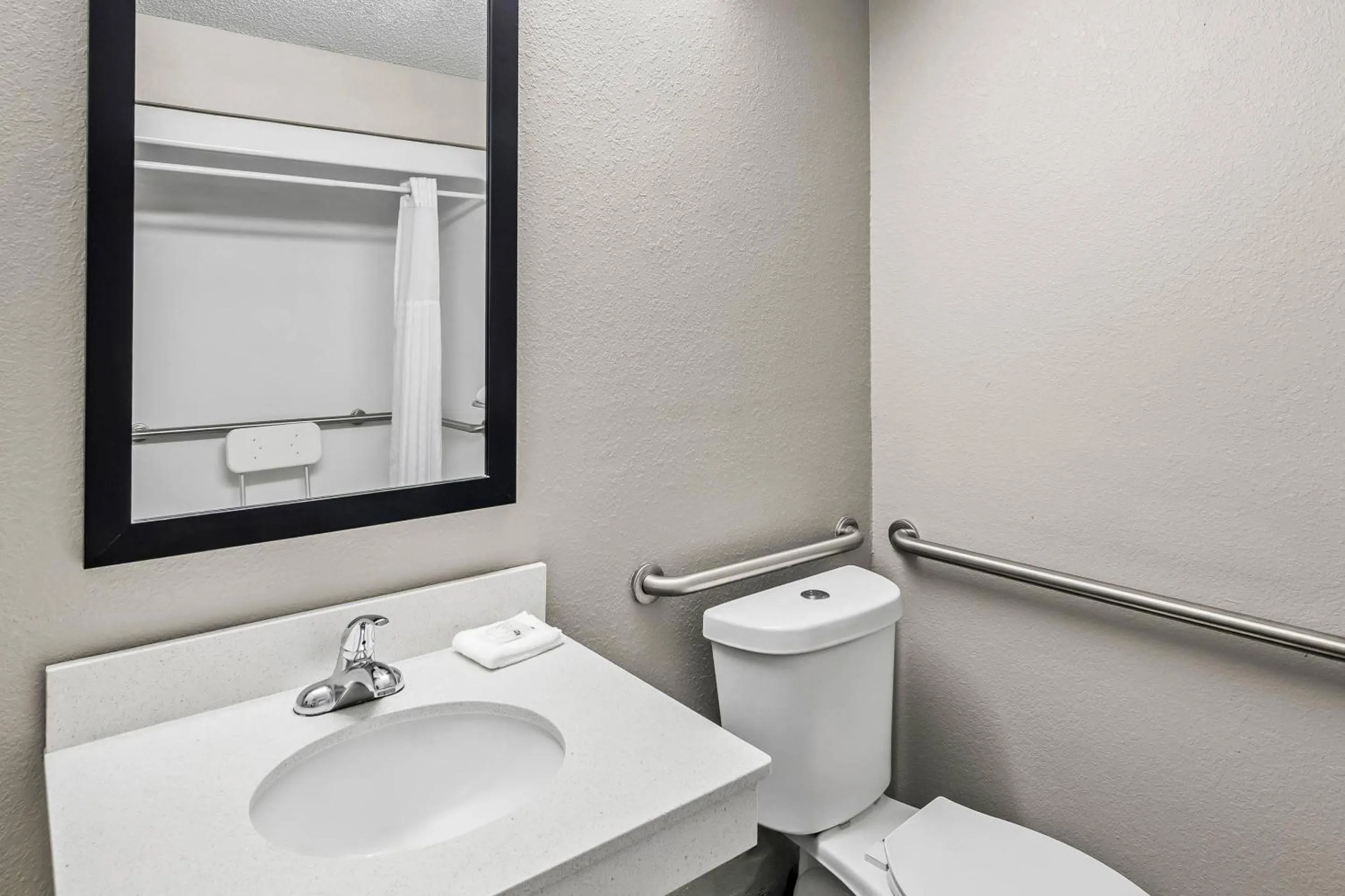 Bedroom in Quality Inn & Suites I-81 Exit 7