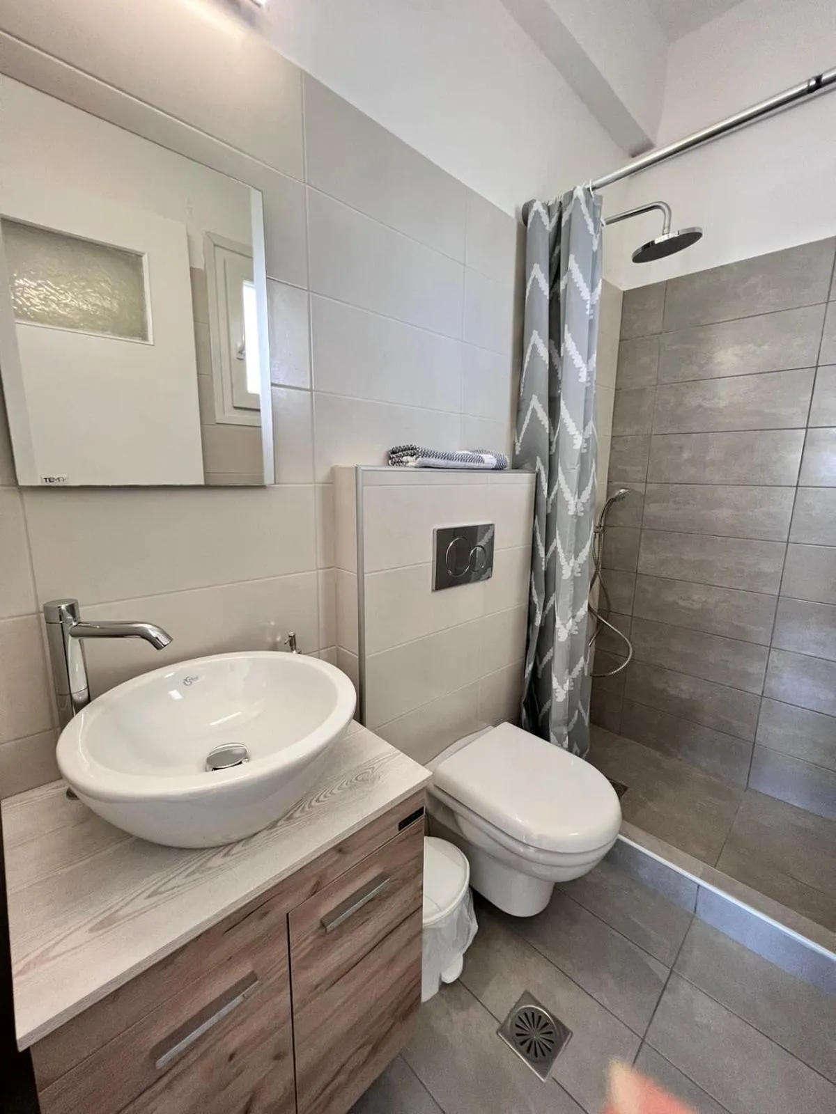 Shower in Firaxenia rooms