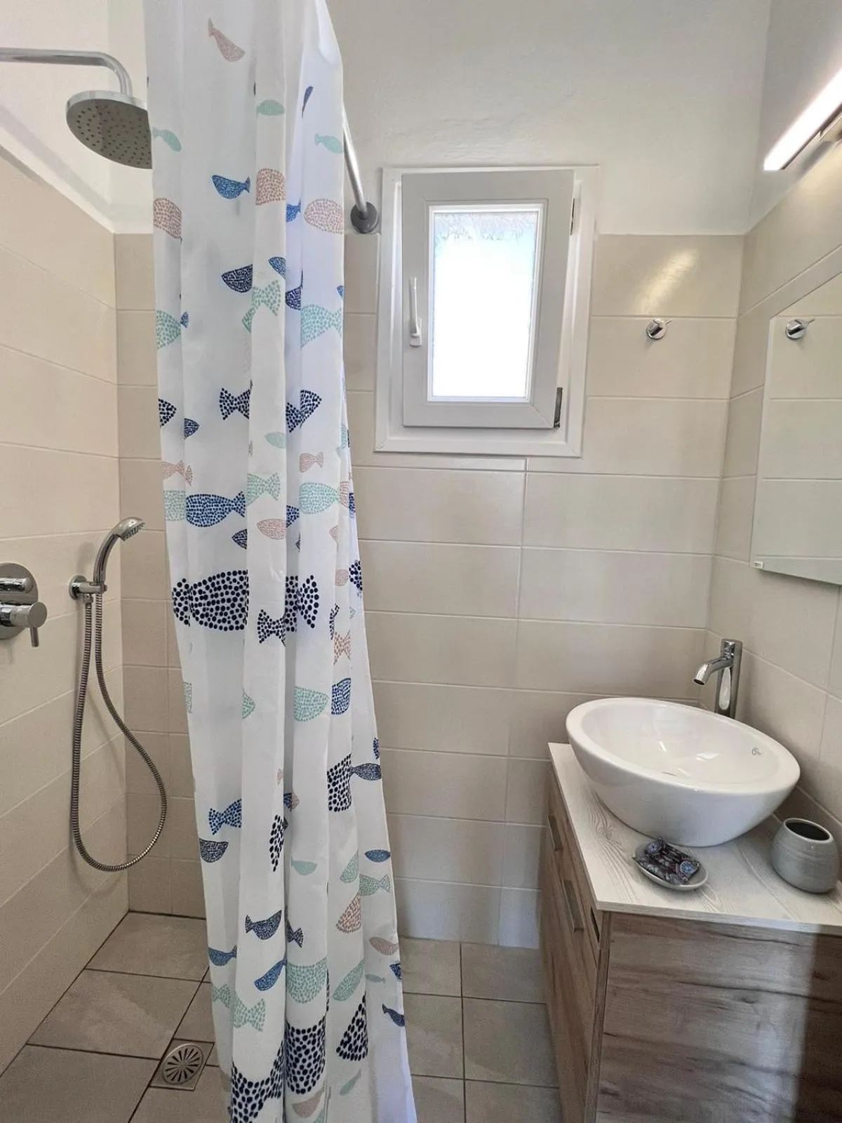 Shower in Firaxenia rooms