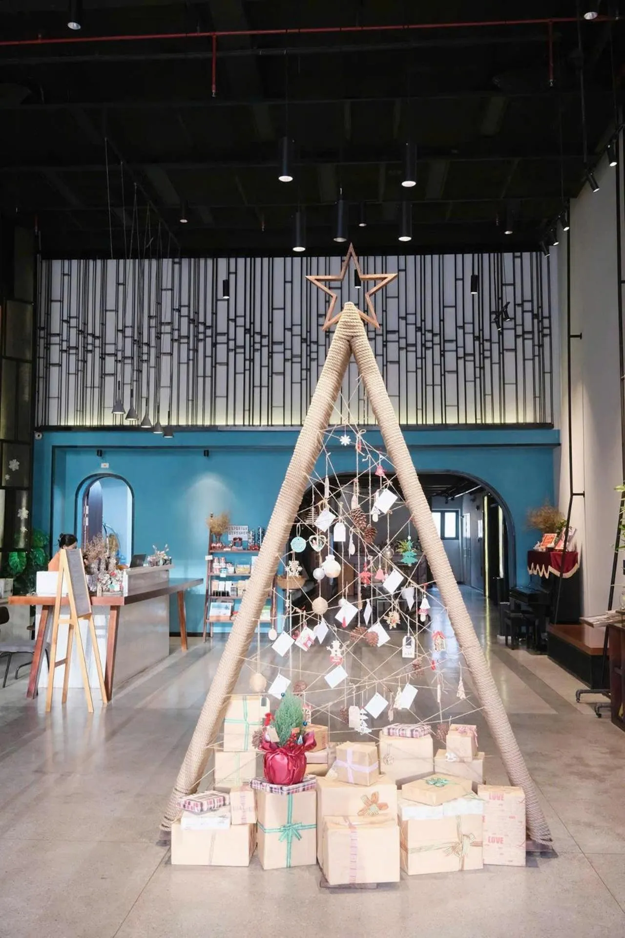 Lobby or reception in Em Oi Boutique Hotel