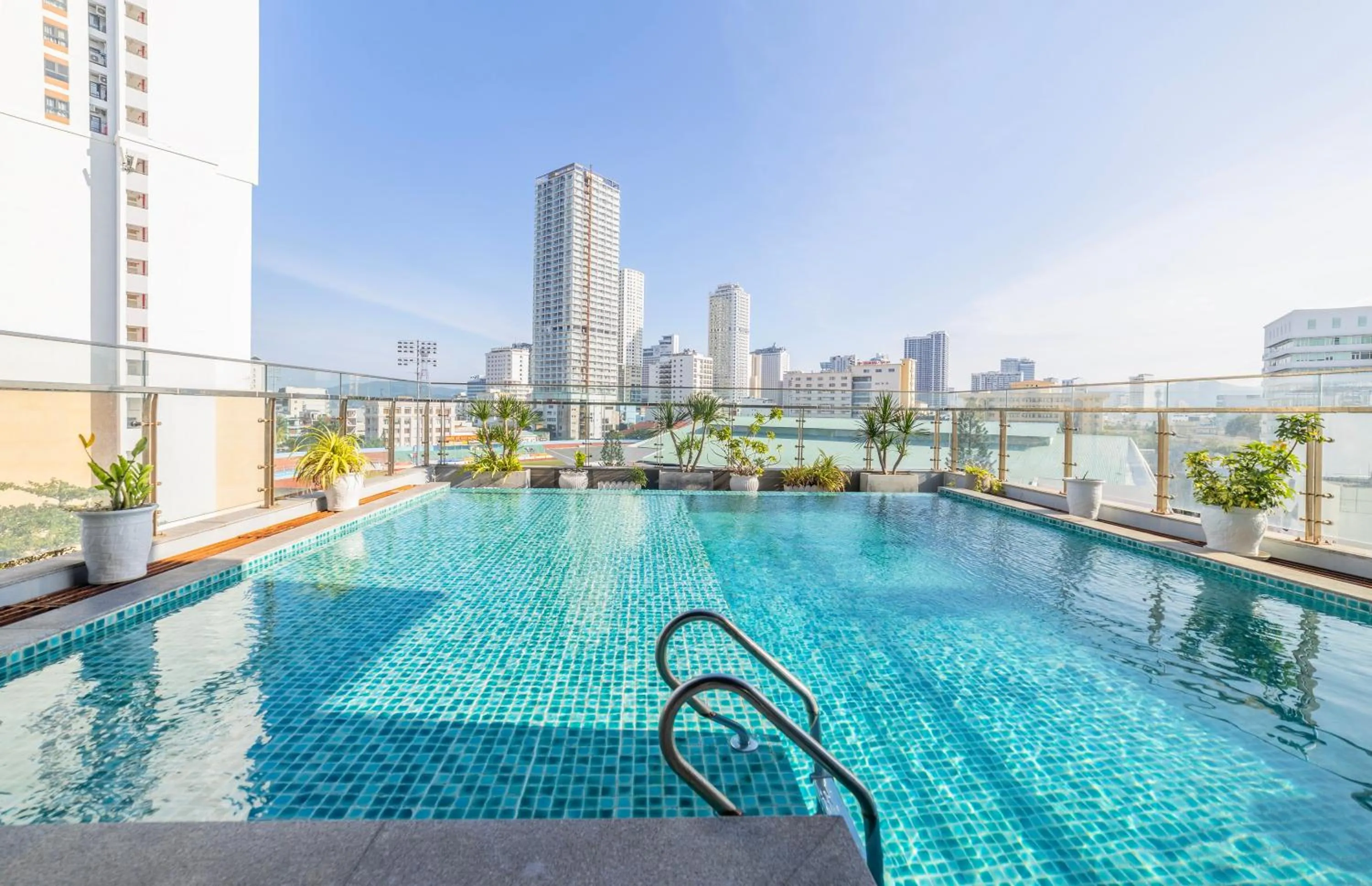 Swimming pool in Em Oi Boutique Hotel