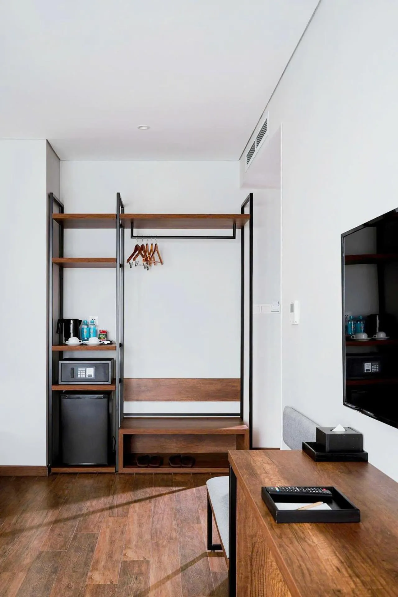 TV and multimedia, Bed in Em Oi Boutique Hotel