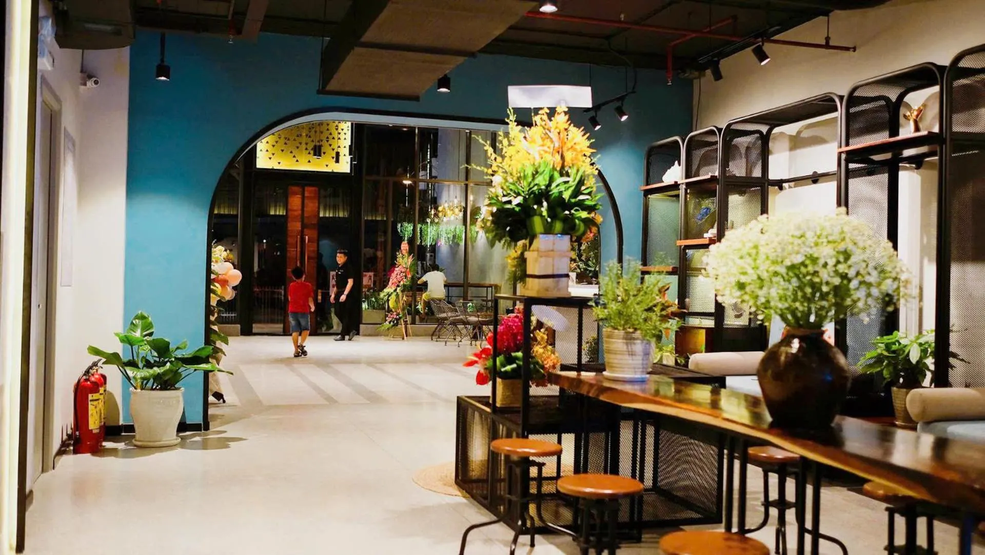 Restaurant/places to eat in Em Oi Boutique Hotel