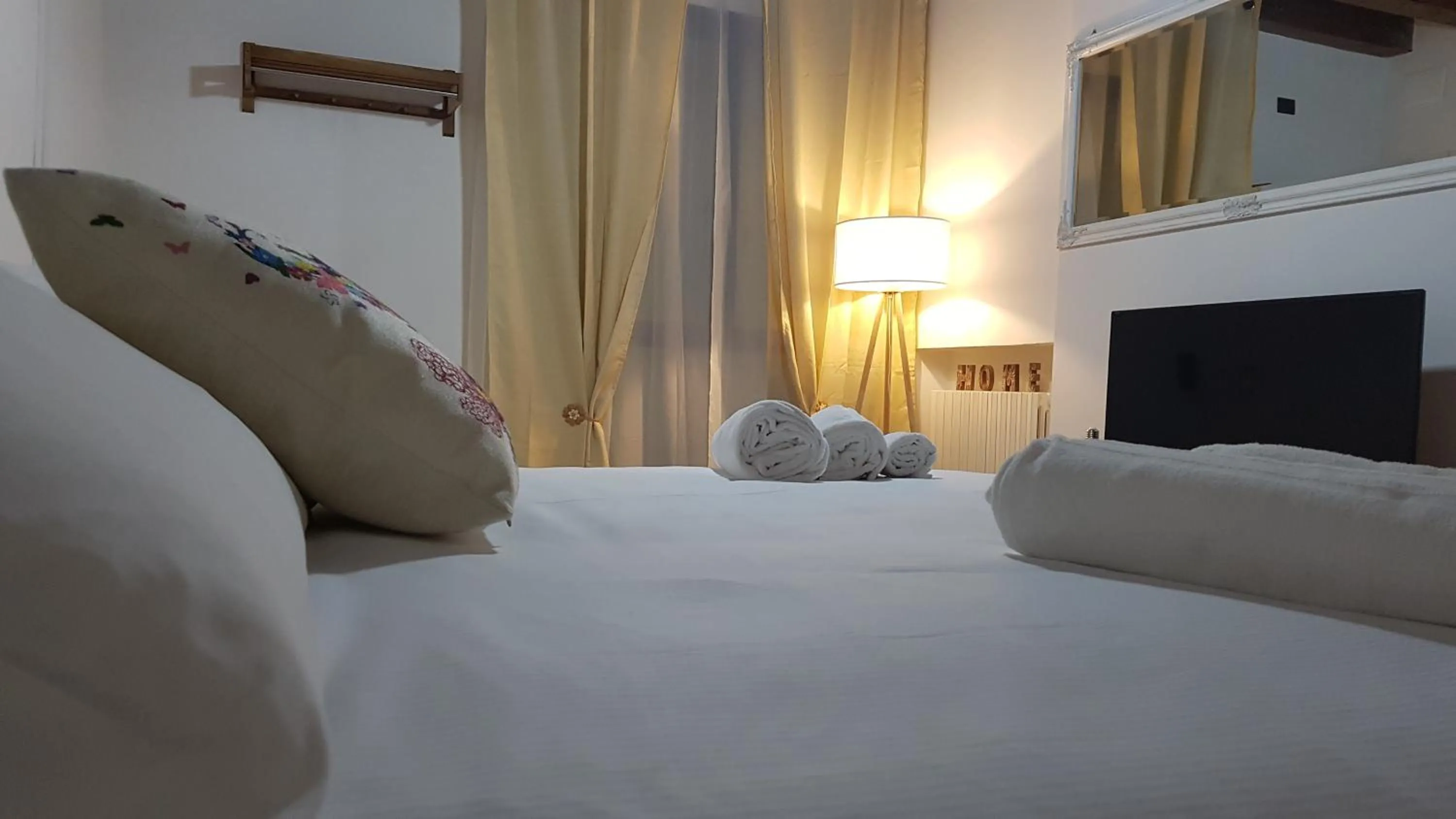 One-Bedroom Apartment in Palazzo Ponte Pietra