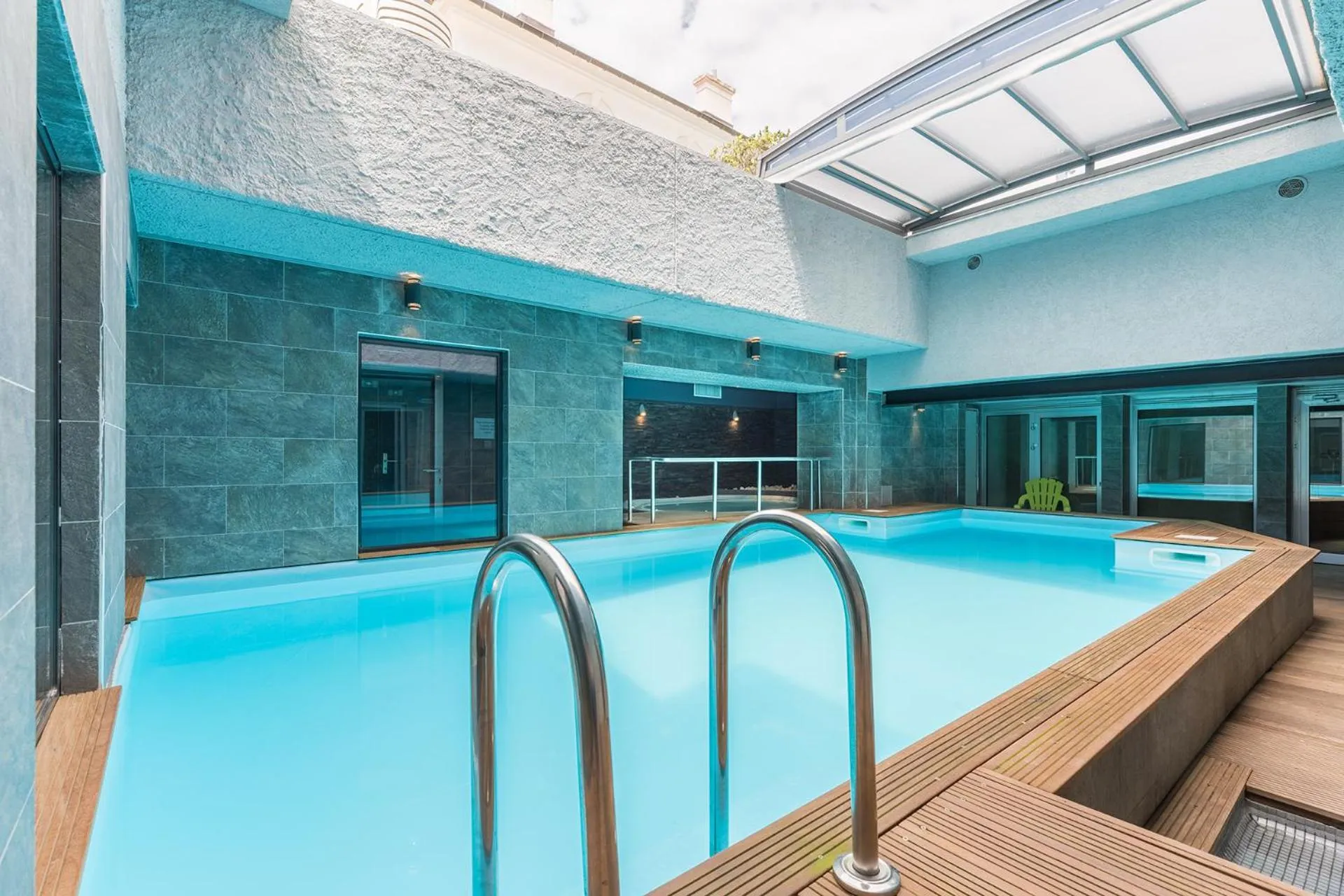 Hotel Brise de Mer - Piscine intérieure & extérieure