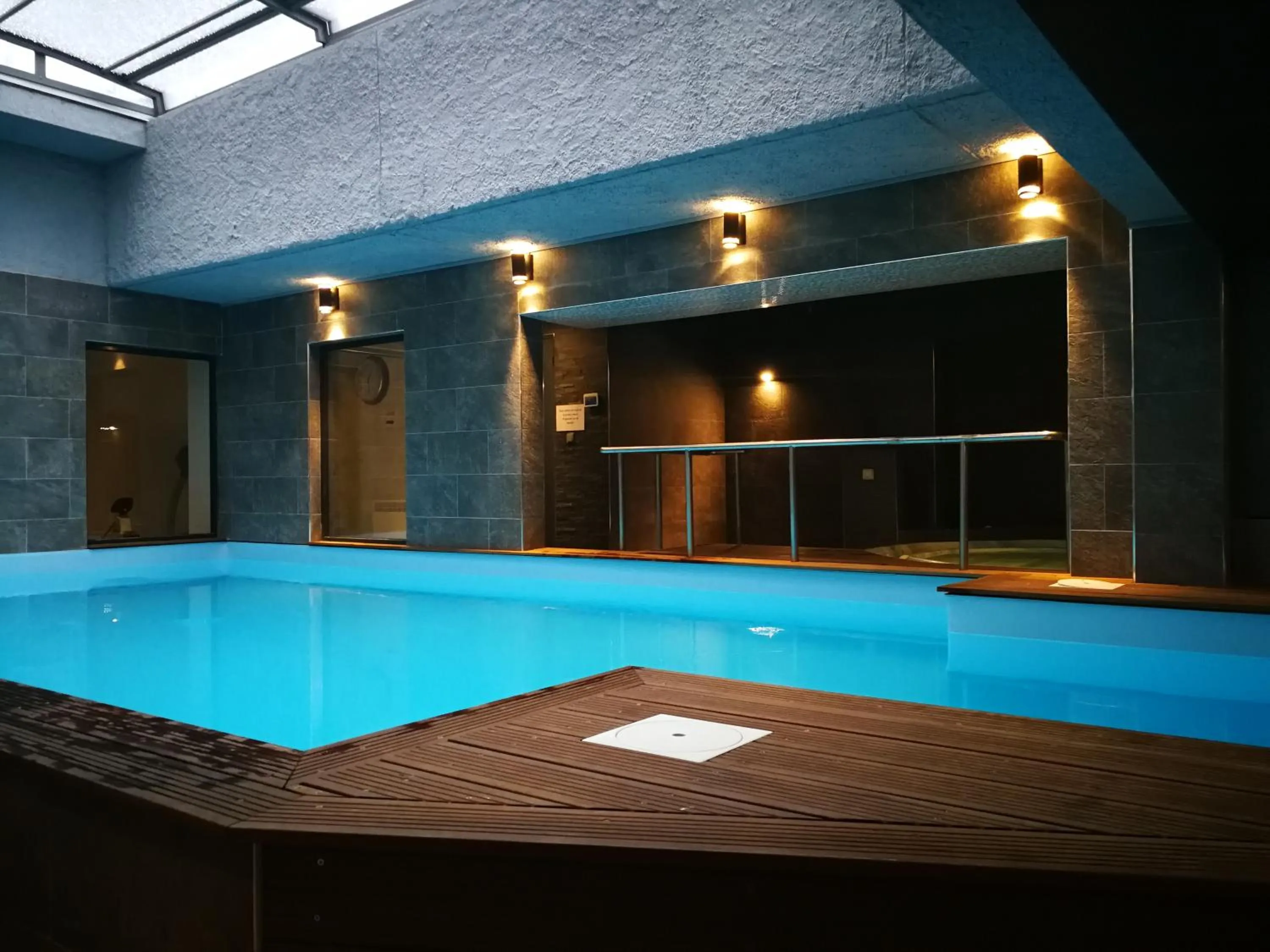 Hotel Brise de Mer - Piscine intérieure & extérieure