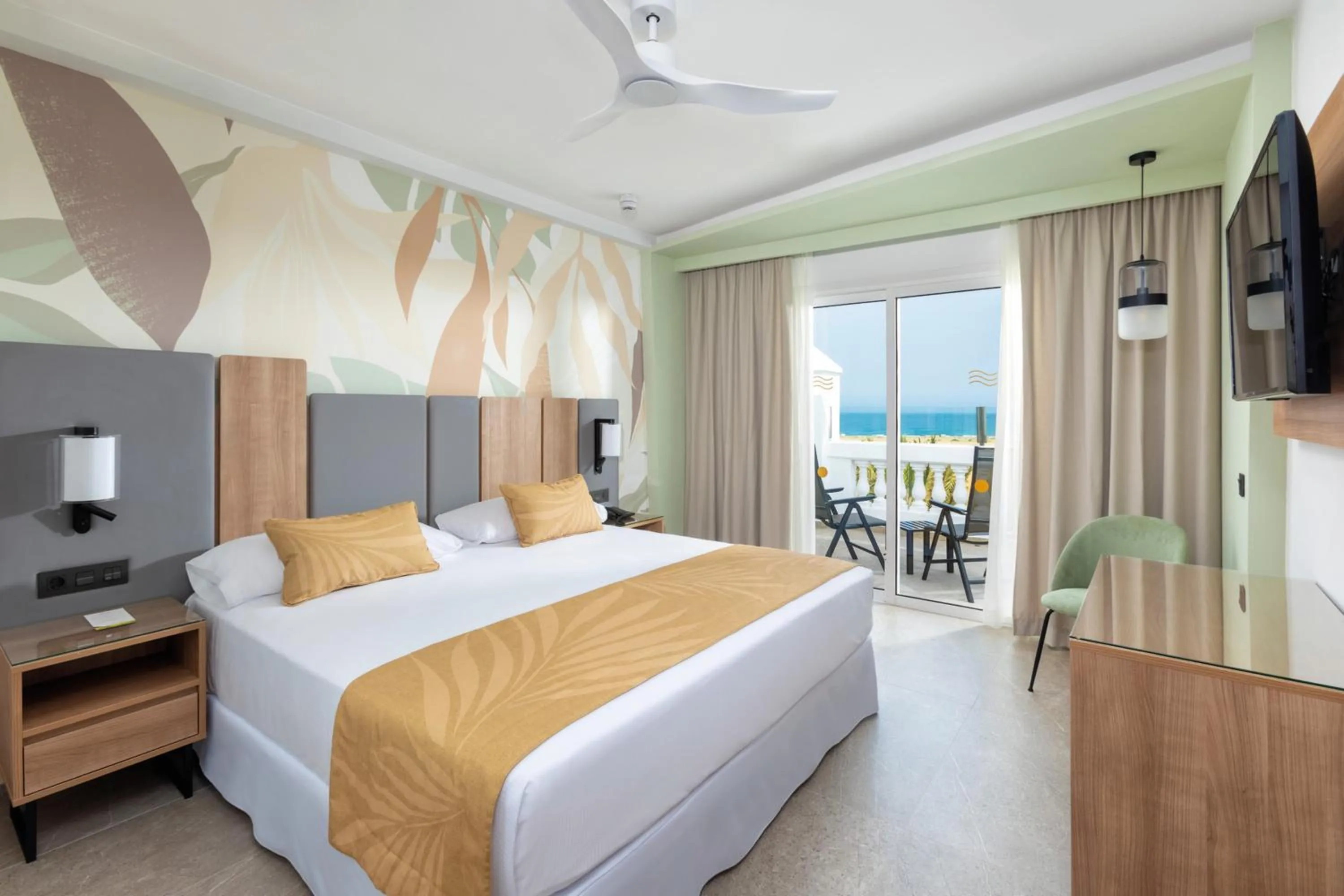 TV and multimedia, Bed in Hotel Riu Palace Maspalomas - Adults Only