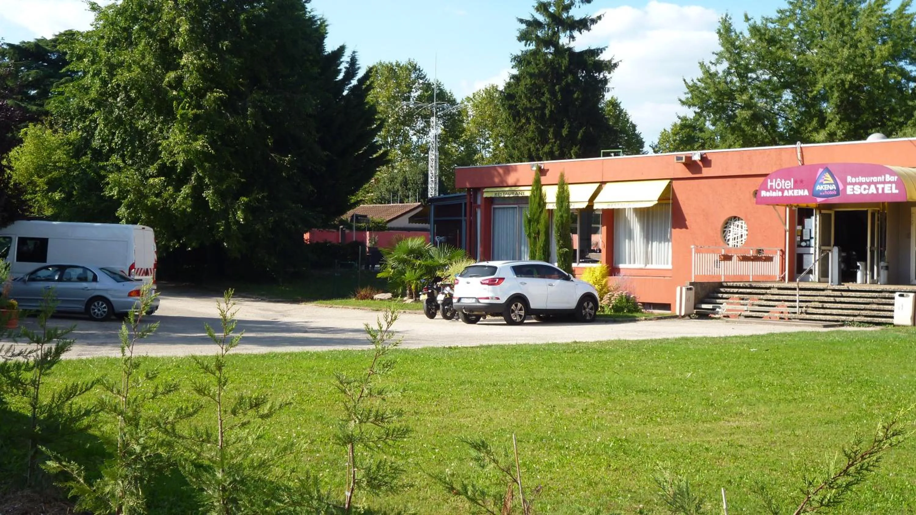 Facade/entrance in Cit'Hotel Escatel