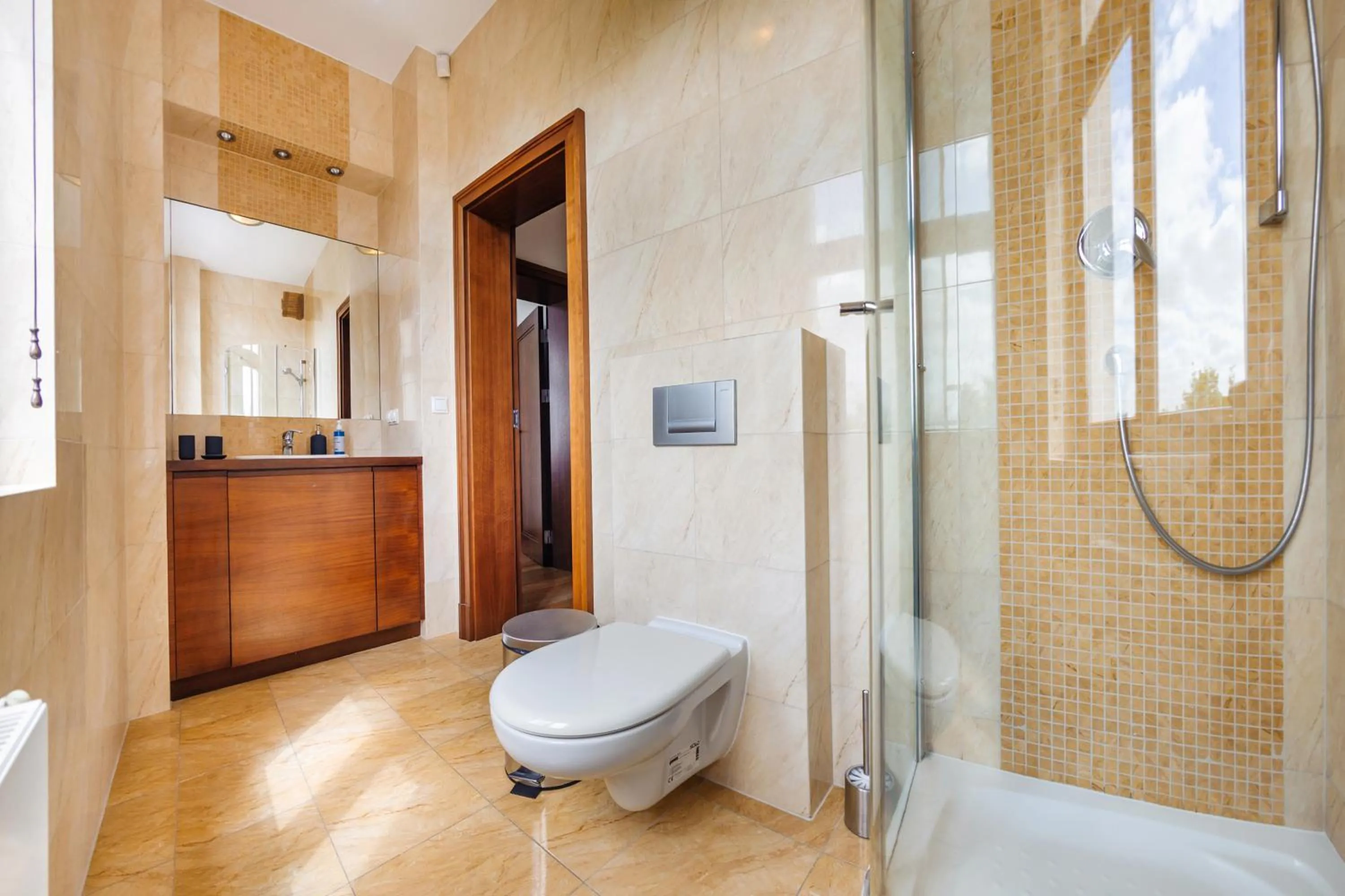 Bathroom in Traugutta Premium, Sun & Snow