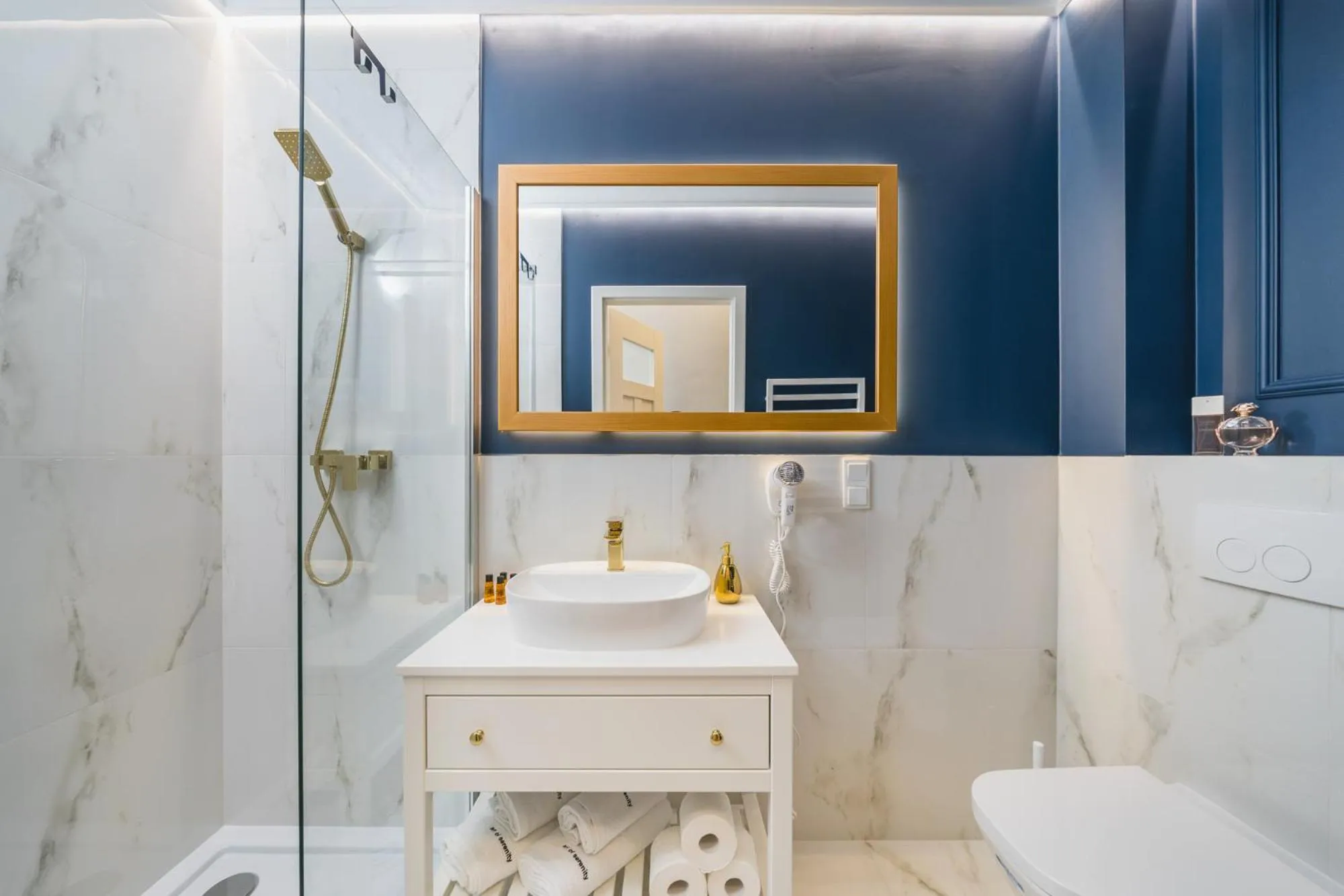 Bathroom in Art of Serenity