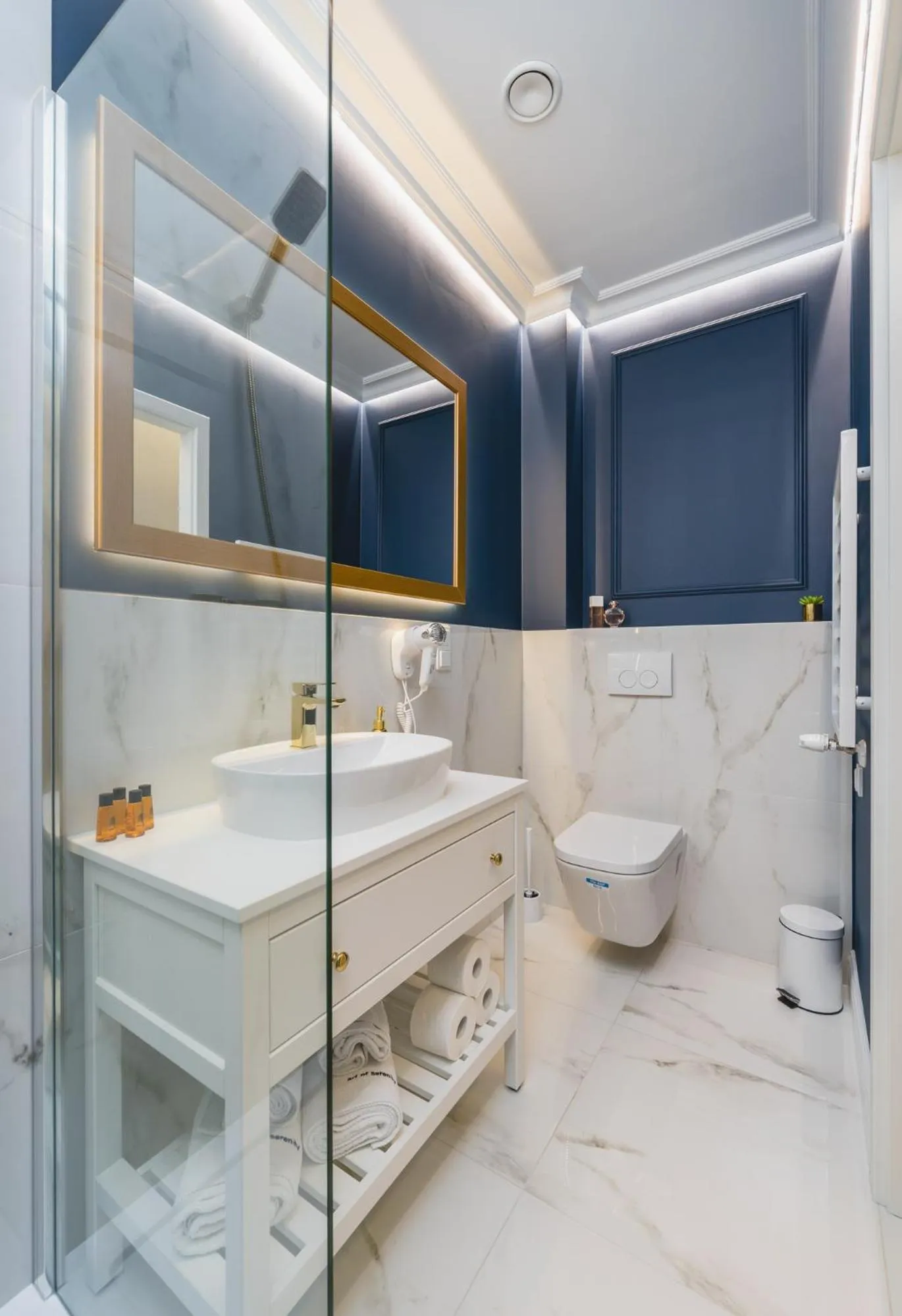 Bathroom in Art of Serenity