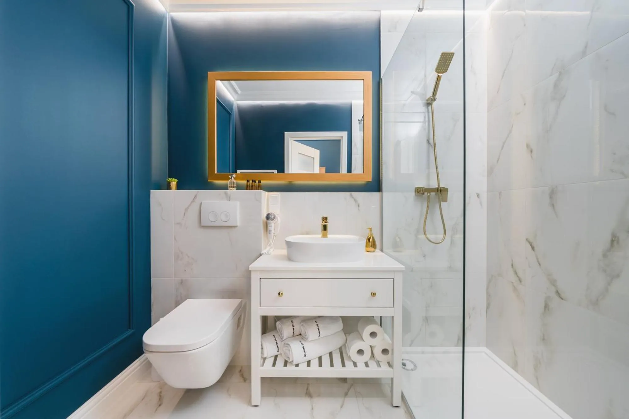 Shower in Art of Serenity