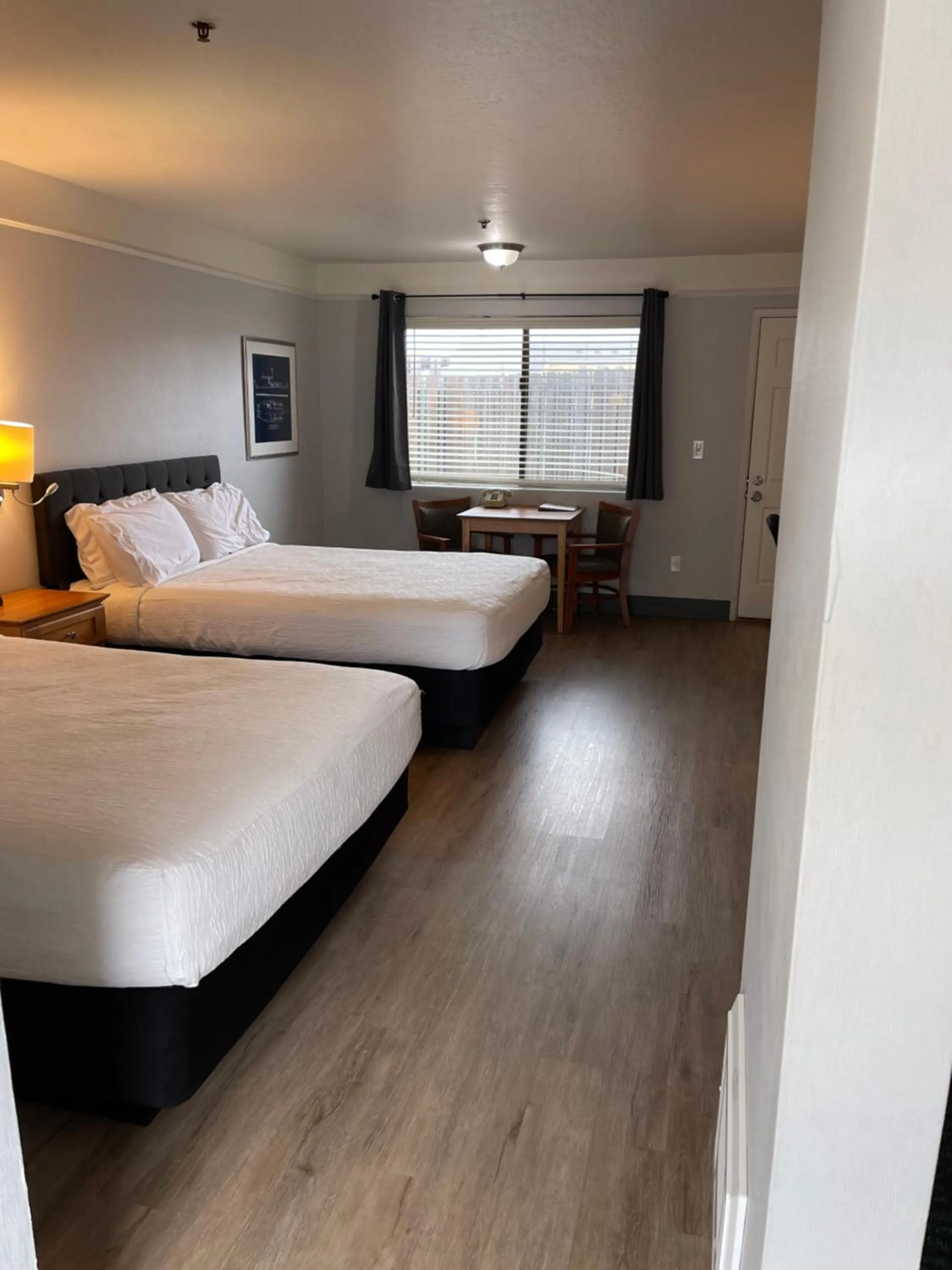 Bedroom, Bed in Seabird Lodge Fort Bragg