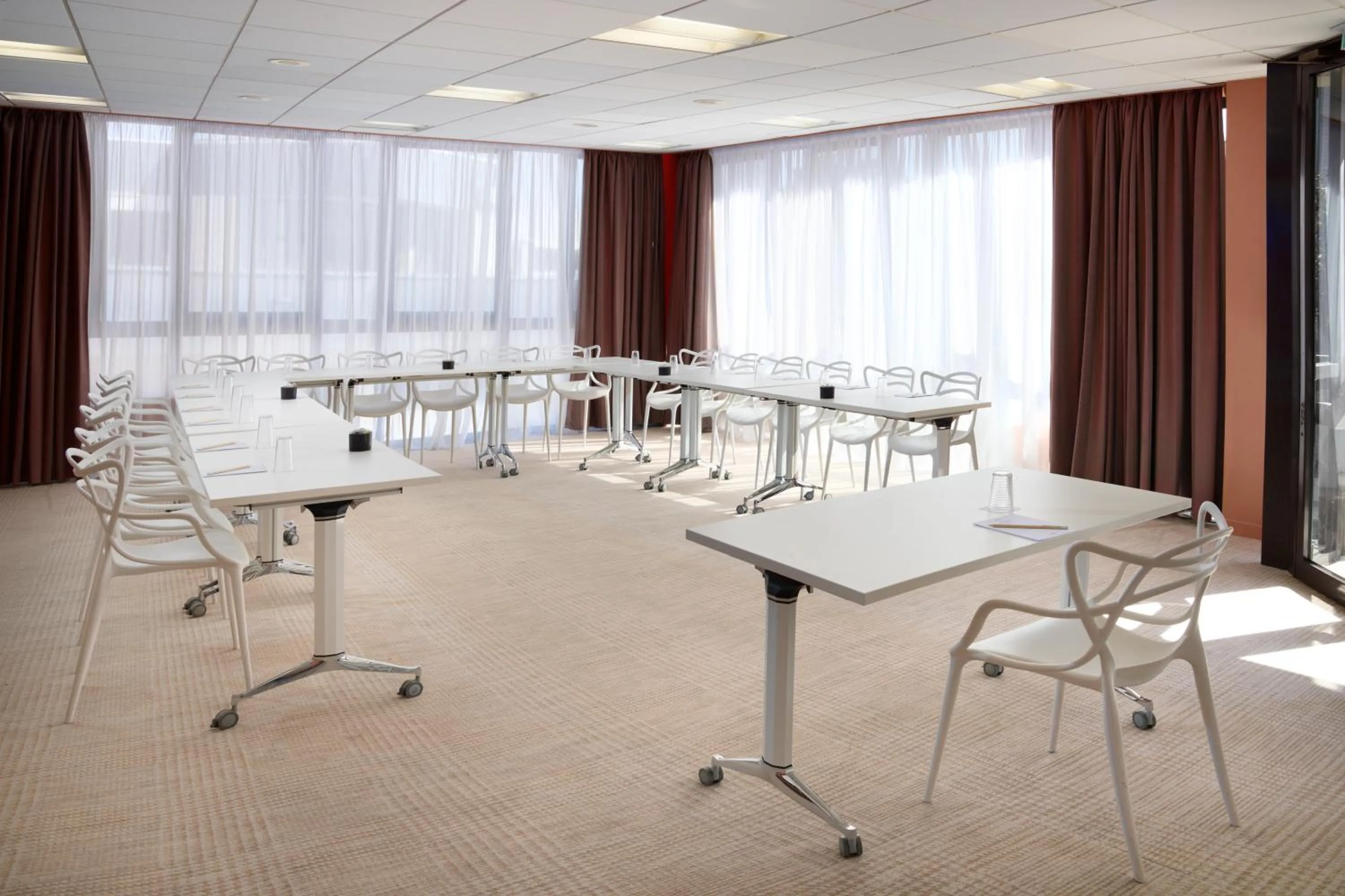 Meeting/conference room in Radisson Hotel Clermont-Ferrand